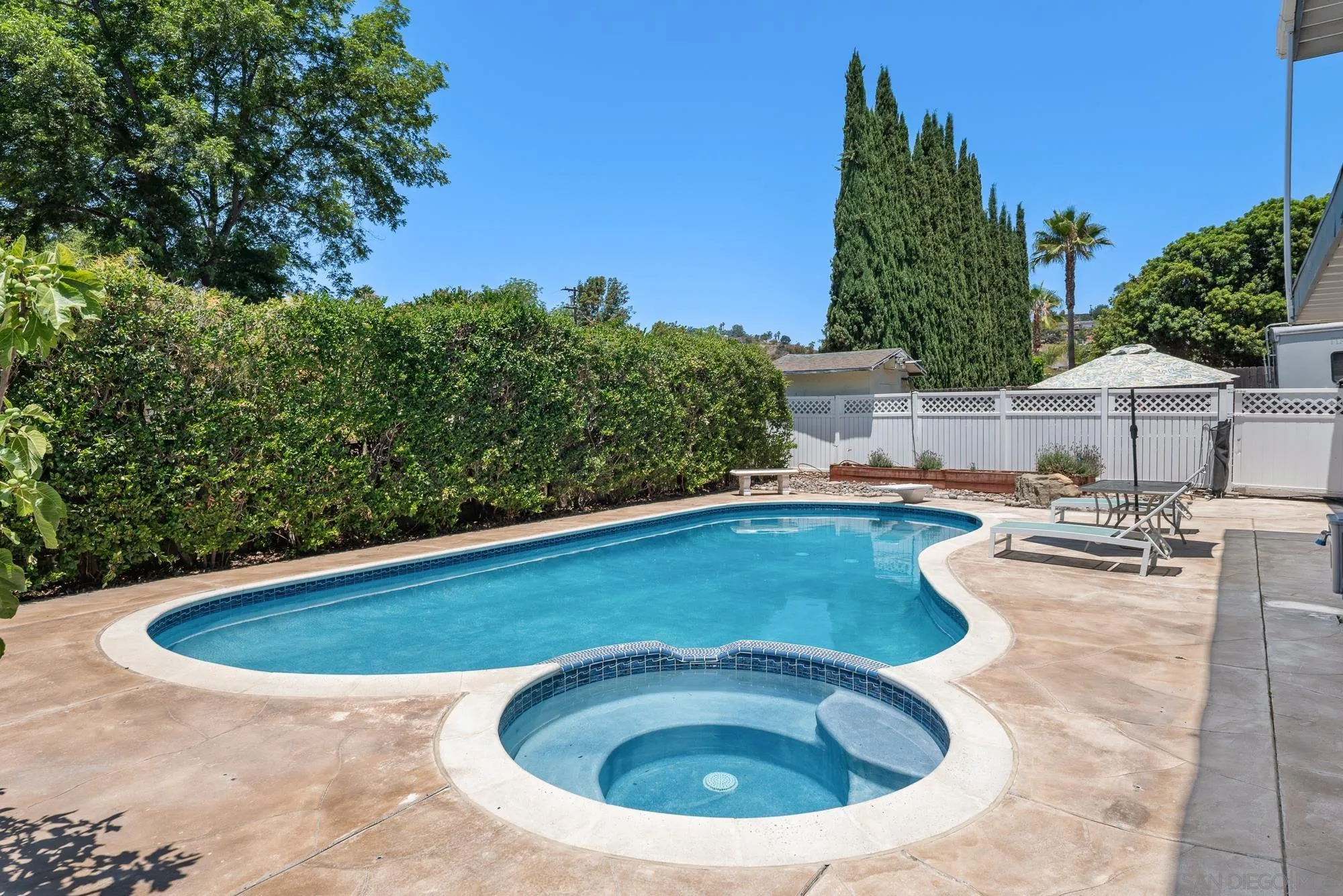 https://cdn.realtyfeed.com/cdn/127/250037142/93d8fda2e949694f59ca31cf6a870e7e.webp