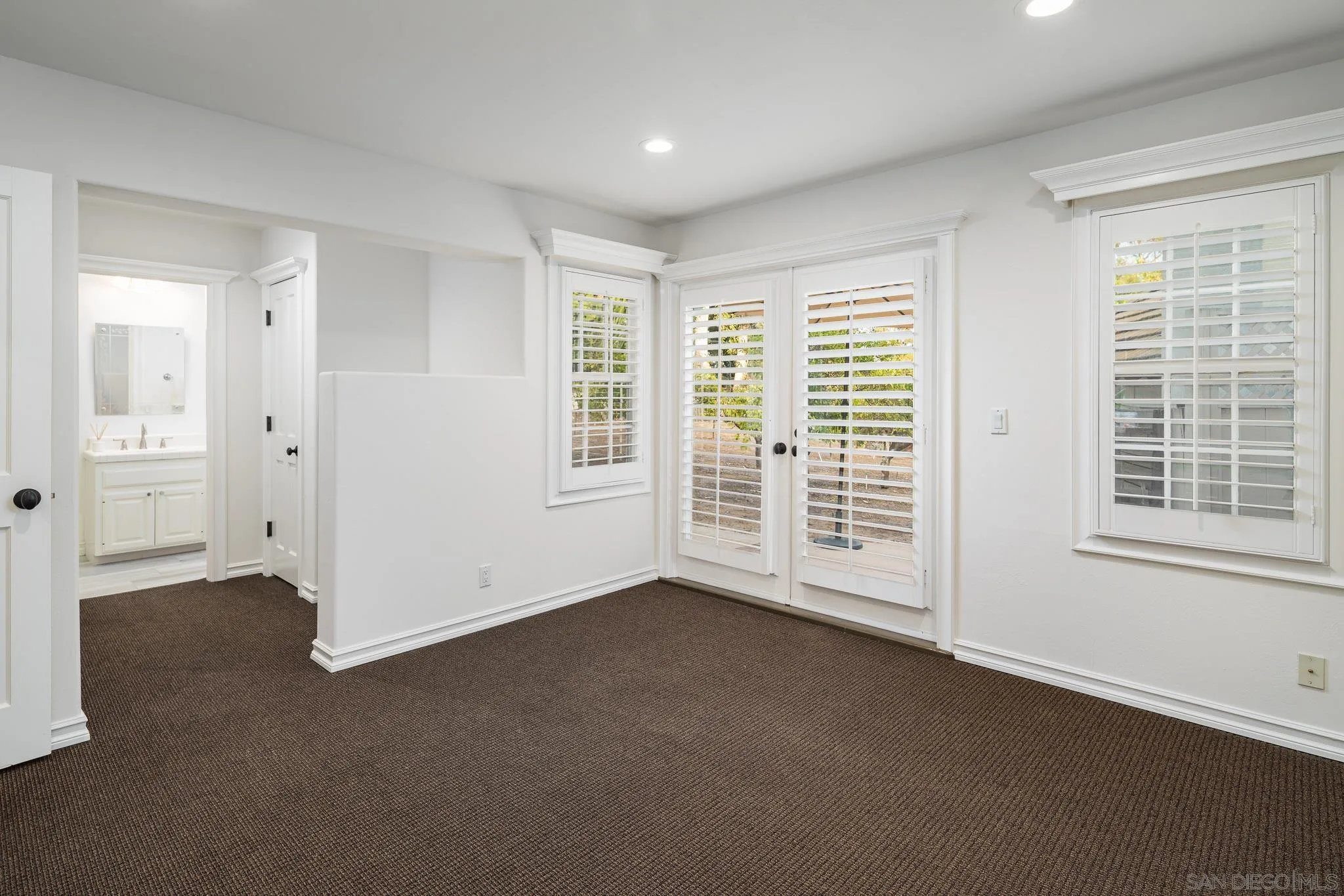 https://cdn.realtyfeed.com/cdn/127/250037153/260fca75e1e94de000e978909ca33783.webp