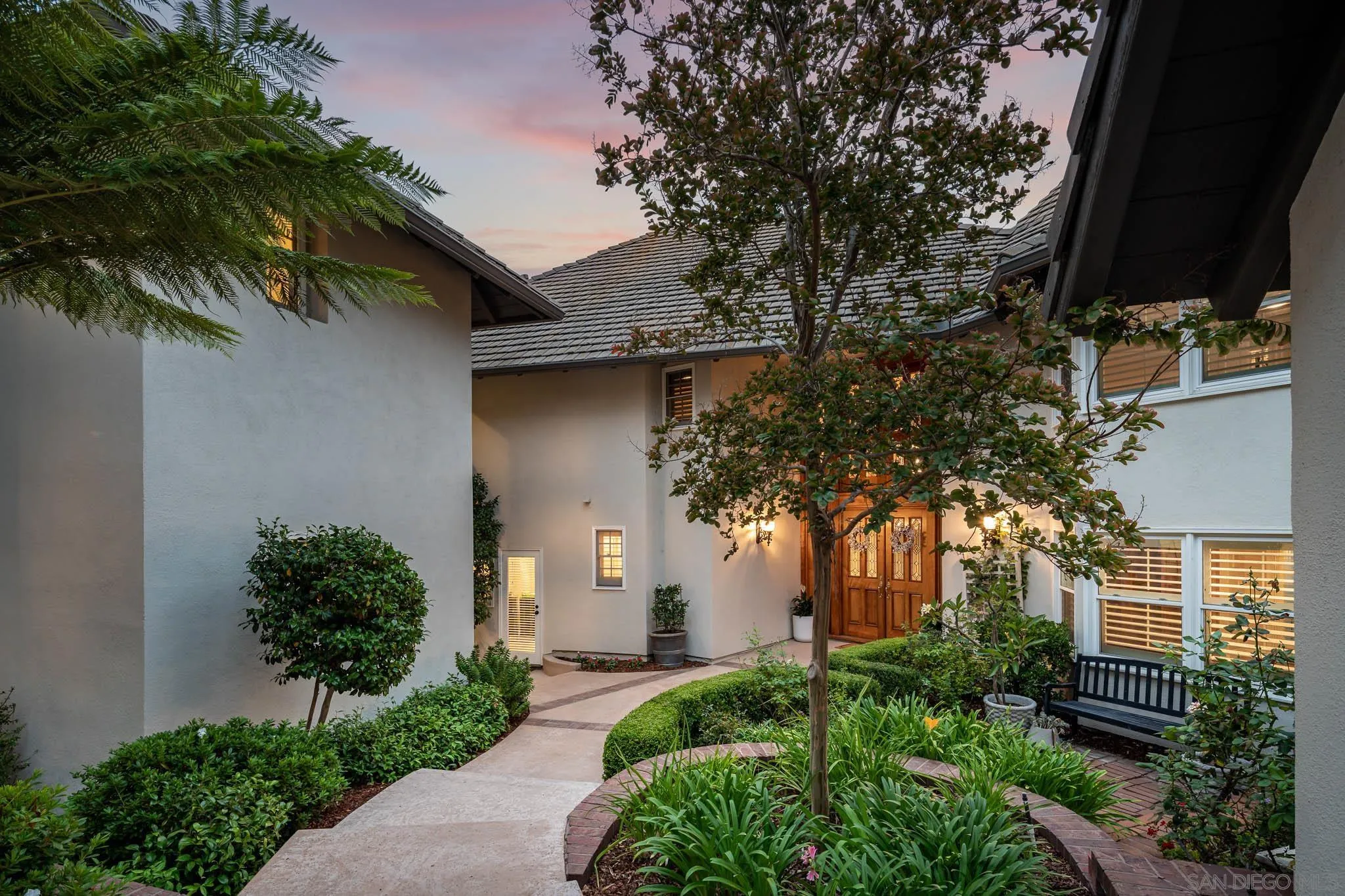https://cdn.realtyfeed.com/cdn/127/250037153/871bade5769650889b06458337342e31.webp