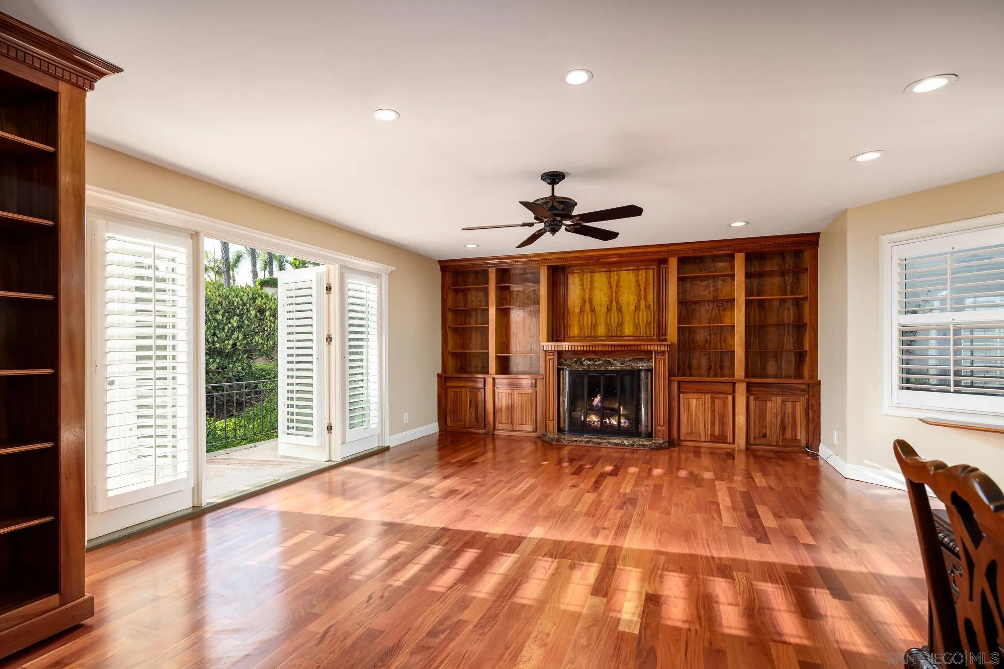 https://cdn.realtyfeed.com/cdn/127/250037153/af282e0a9f524f96dea81102b1820ea0.webp
