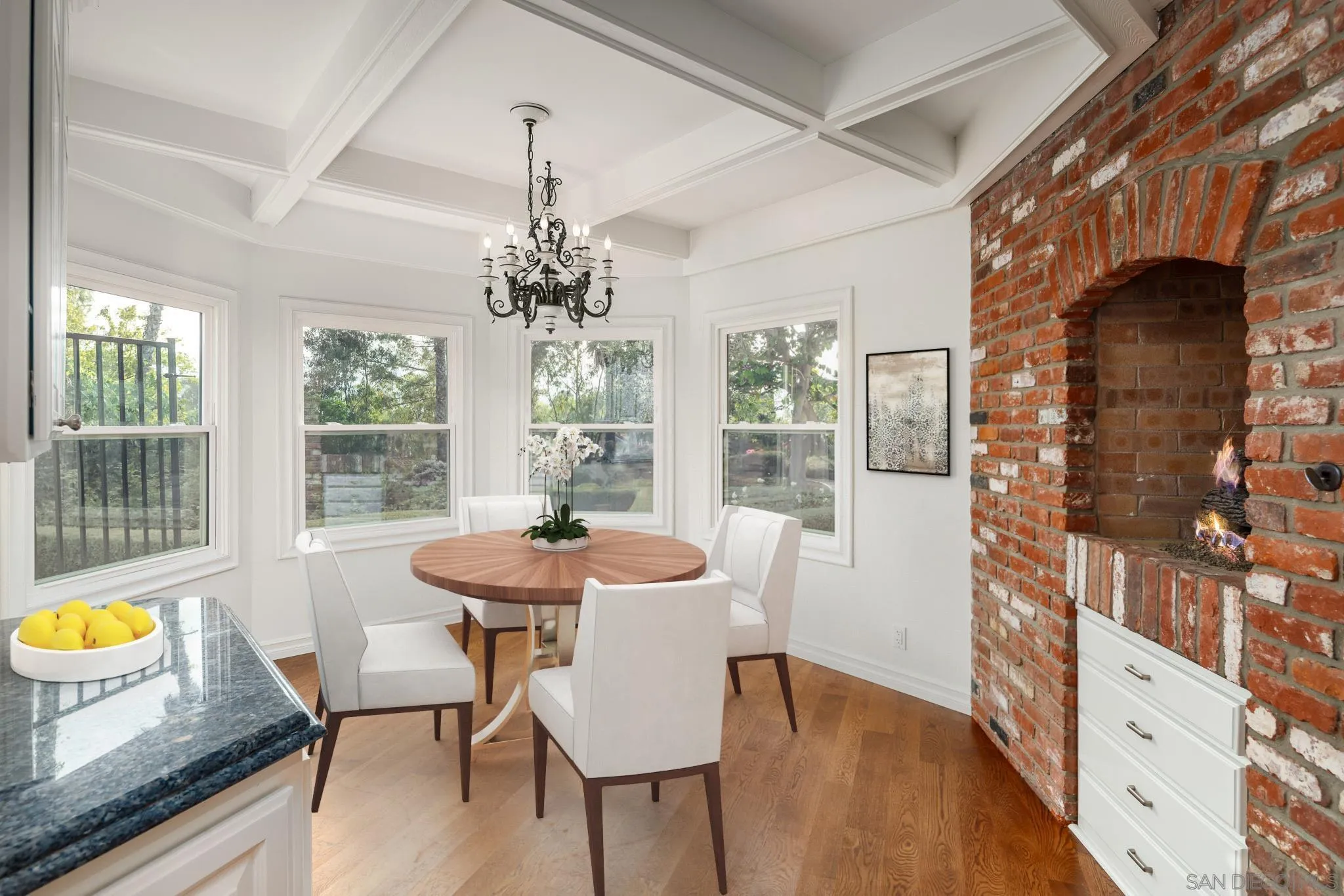 https://cdn.realtyfeed.com/cdn/127/250037153/febcfb3dbad4e82562cbbe17f1938033.webp