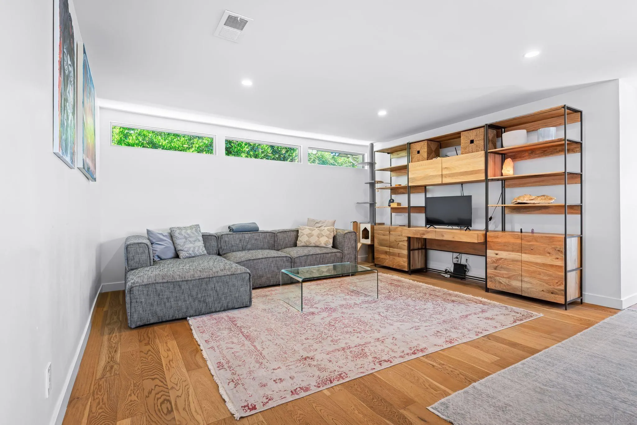 https://cdn.realtyfeed.com/cdn/127/250037158/0ba6aaa782bc8626d61588a47105438f.webp