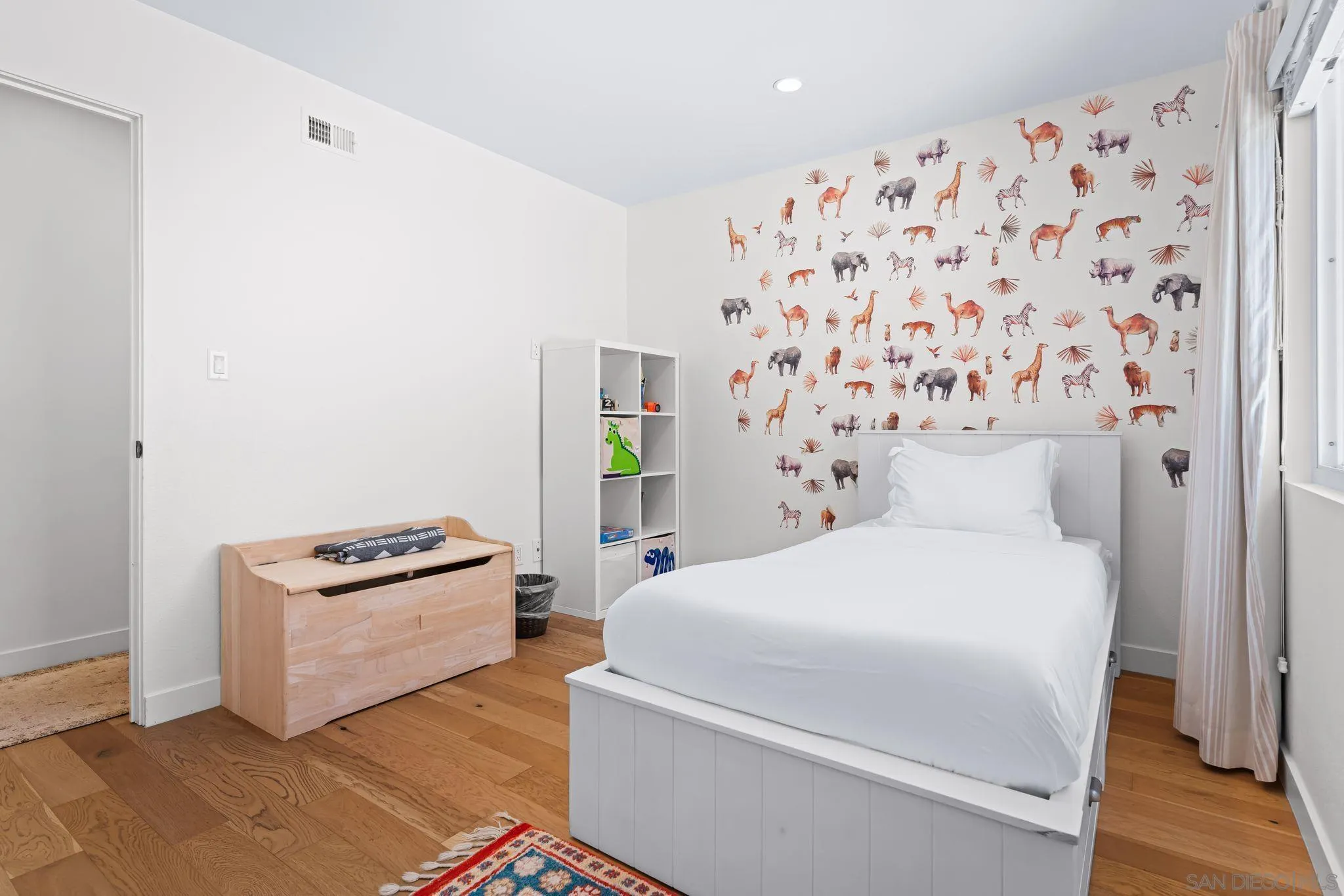https://cdn.realtyfeed.com/cdn/127/250037158/111e2d28b16c7e8f0d97fb9bd16236ca.webp