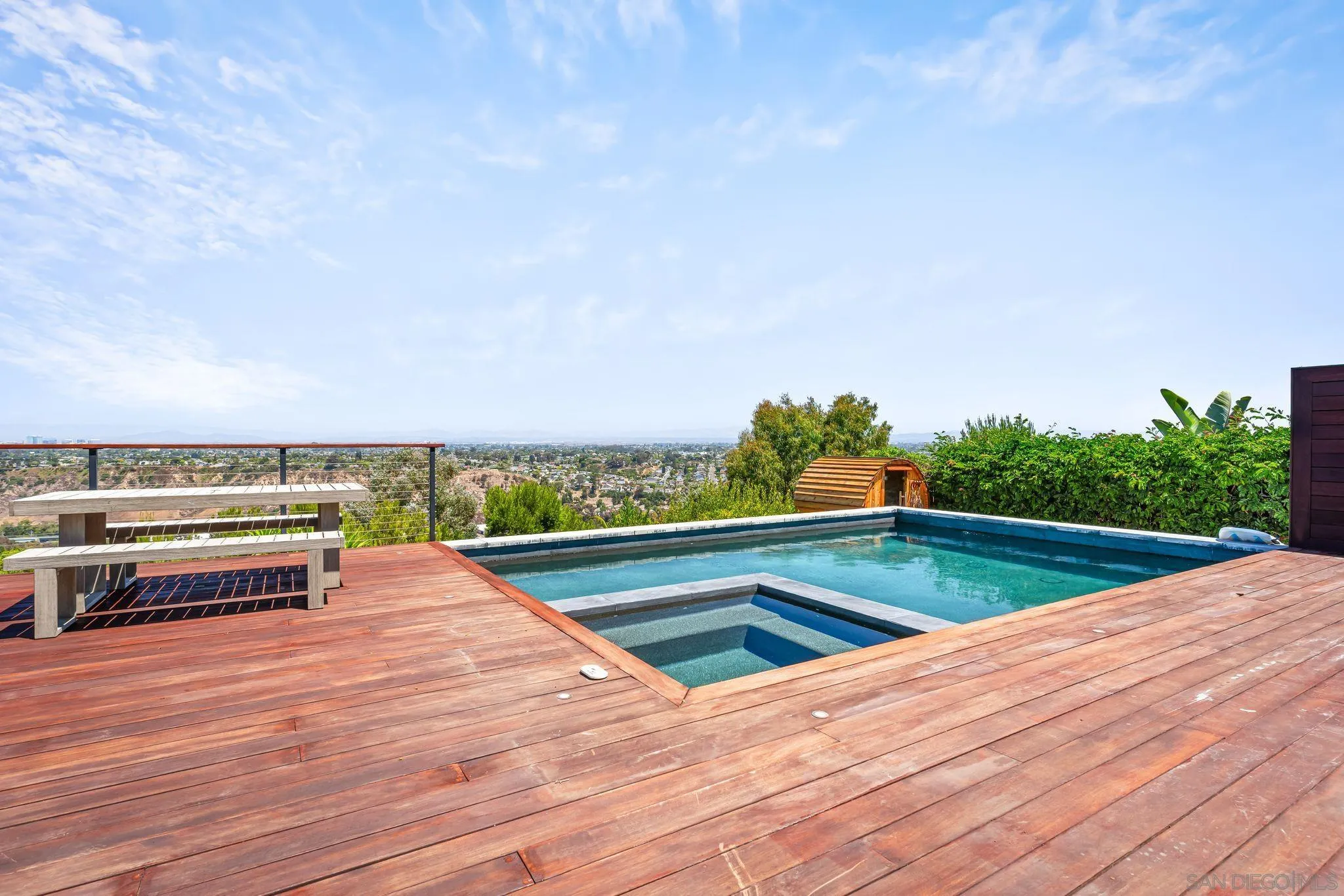https://cdn.realtyfeed.com/cdn/127/250037158/2abd6122d53f929216aca8efcecb4fc7.webp