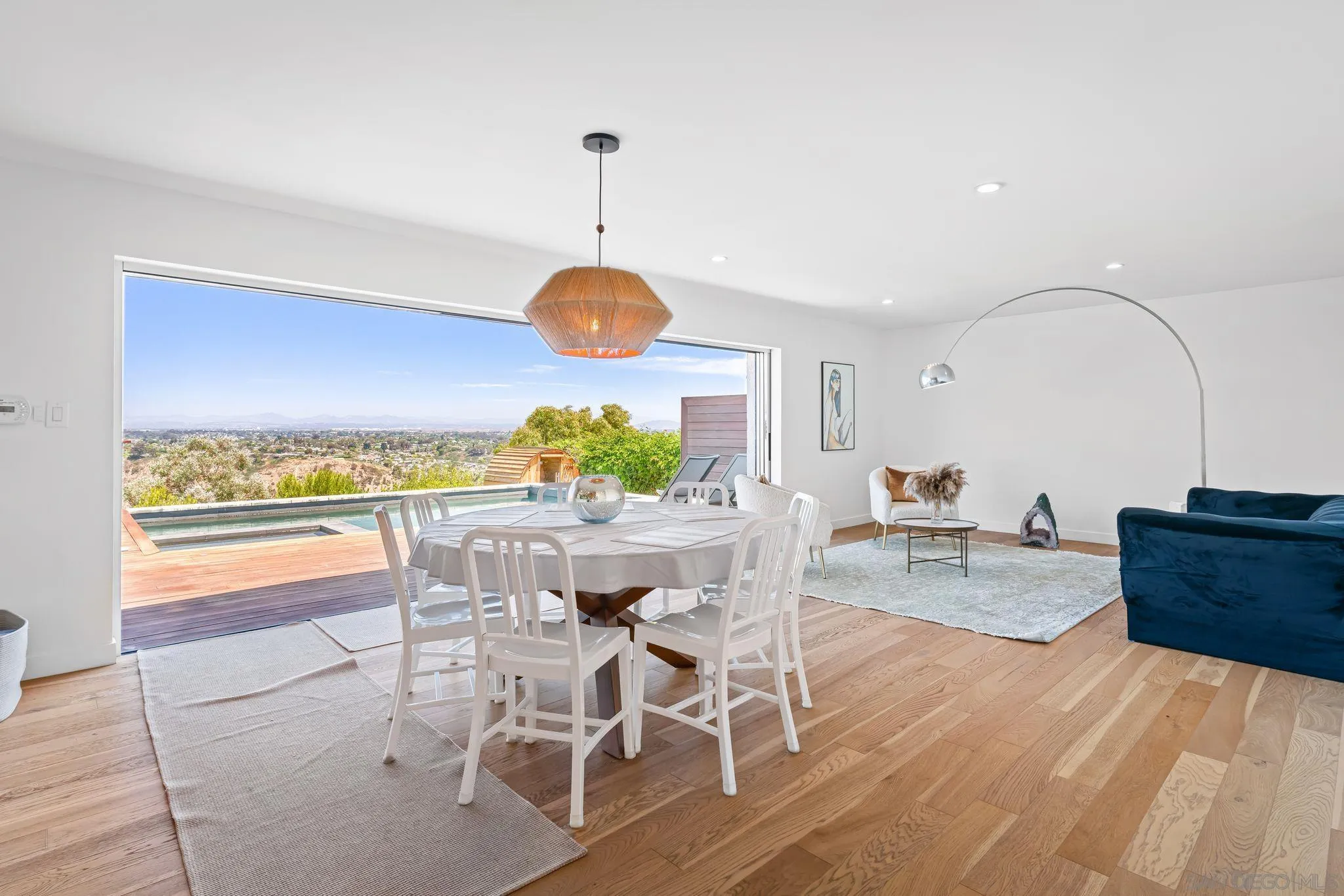 https://cdn.realtyfeed.com/cdn/127/250037158/e72693b81293add379e206ab689c1397.webp