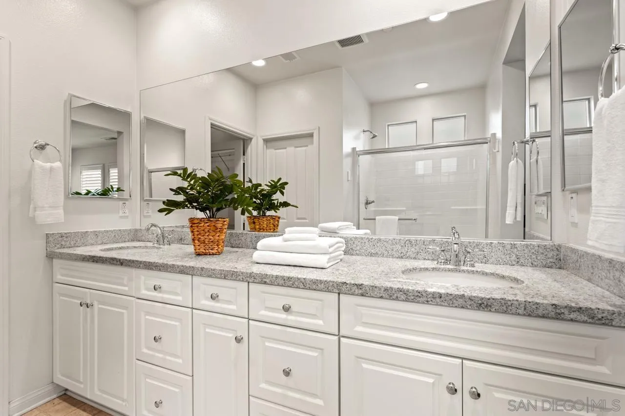 https://cdn.realtyfeed.com/cdn/127/250037163/b23e1d92eb38f8df8d9a4671510bc358.webp