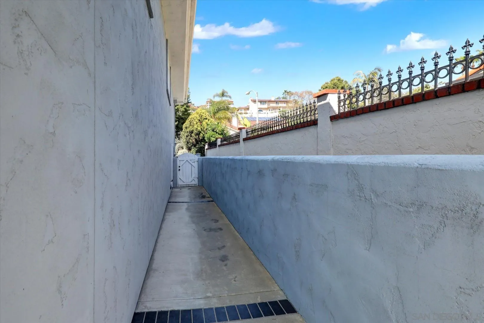 https://cdn.realtyfeed.com/cdn/127/250037164/1d105a5b2e7a4416394aba170fb484d7.webp