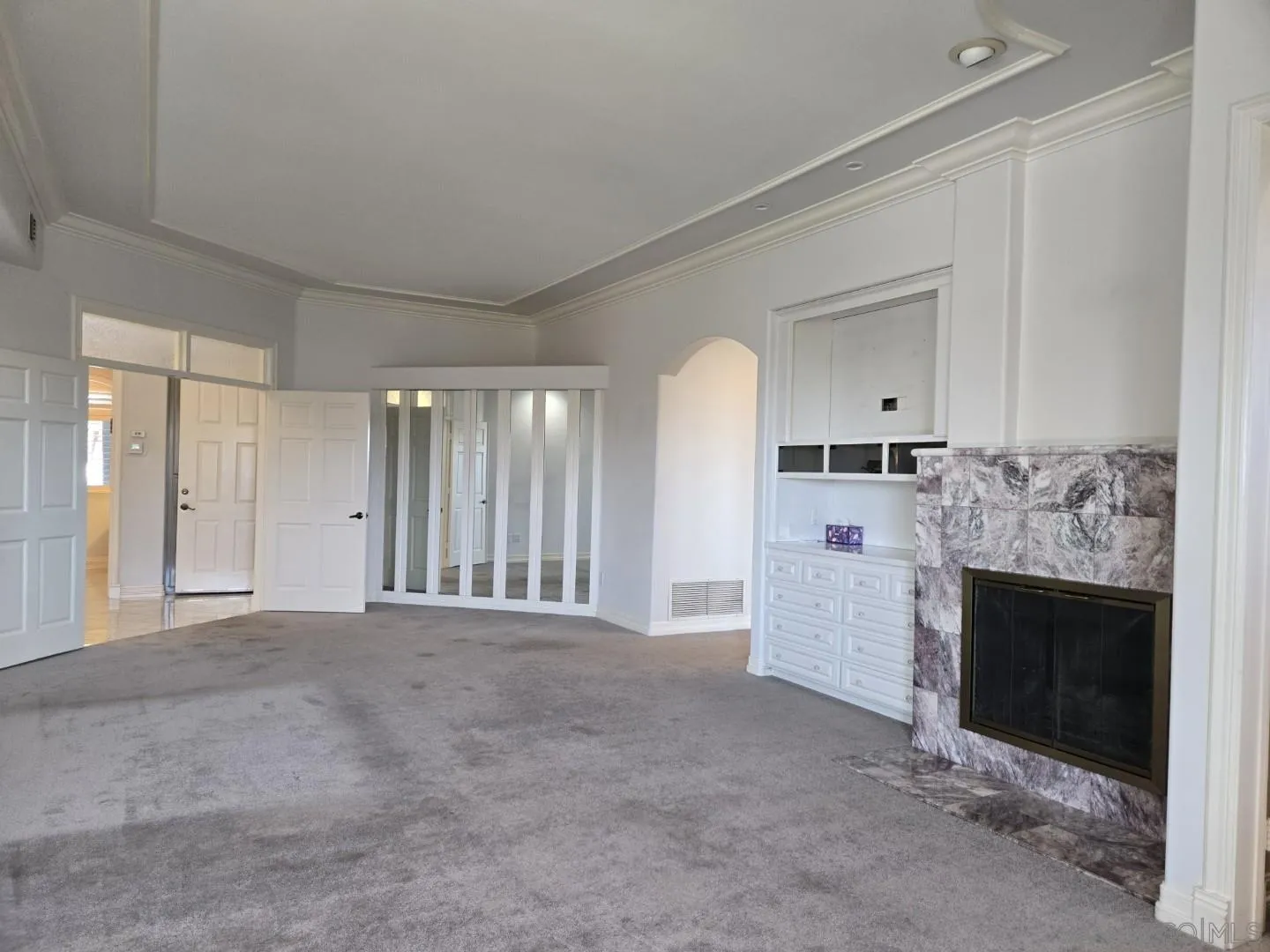 https://cdn.realtyfeed.com/cdn/127/250037164/41601a7e1e9357881335aca753e7e442.webp