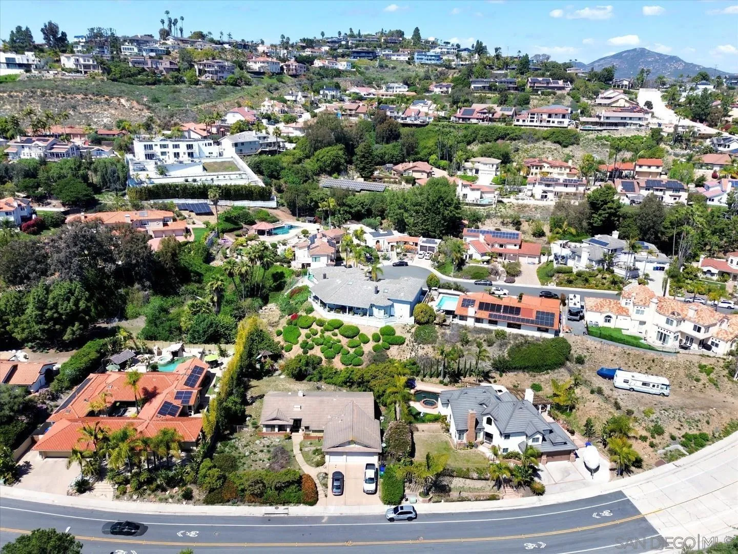 https://cdn.realtyfeed.com/cdn/127/250037164/436d8df699437df5246679f8ebd2fb71.webp
