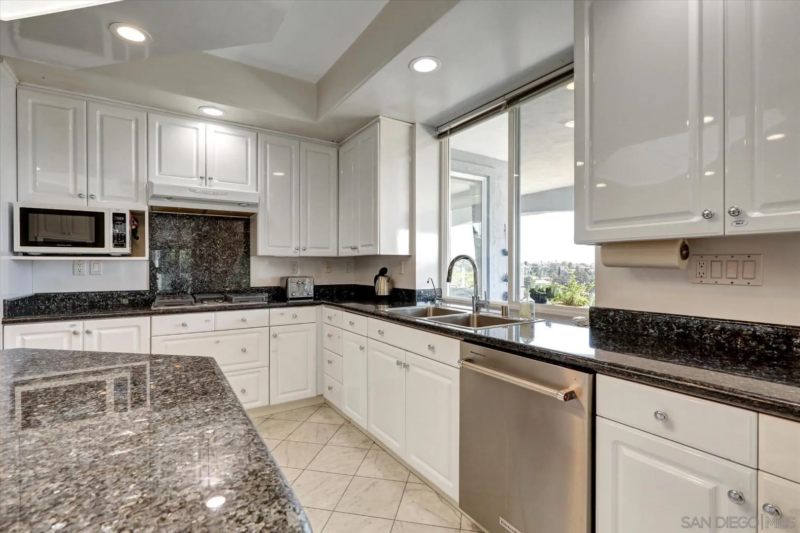 https://cdn.realtyfeed.com/cdn/127/250037164/5d6e86461db1bc4af65da71f853edb25.webp