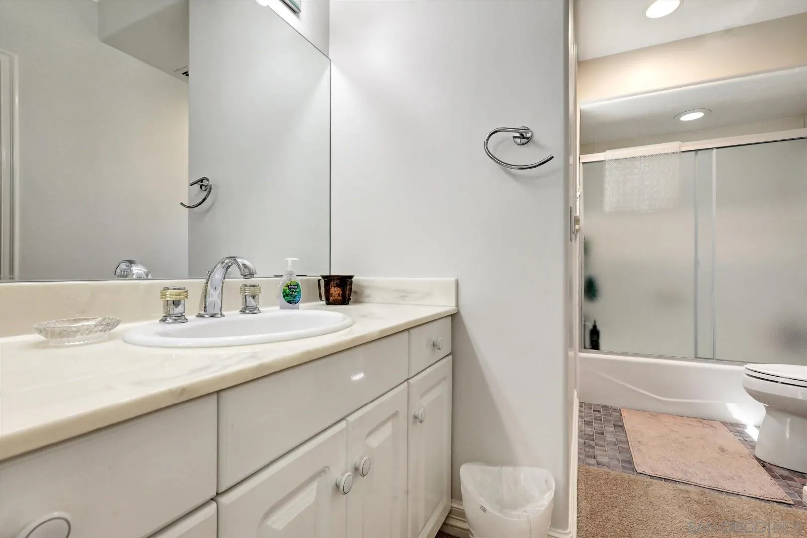 https://cdn.realtyfeed.com/cdn/127/250037164/e69503607247252808622fbcd02ab8cf.webp