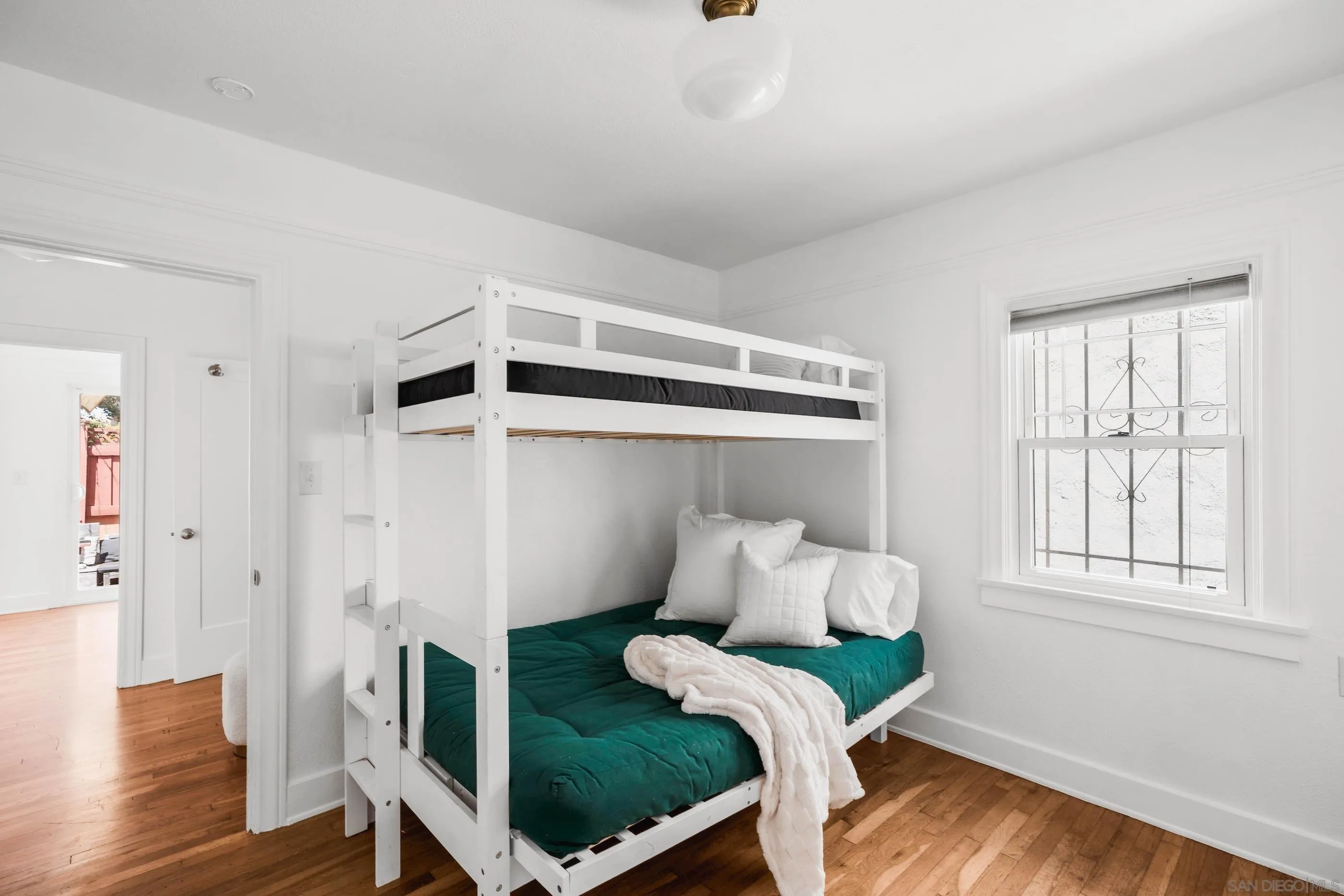 https://cdn.realtyfeed.com/cdn/127/250037165/23f5a71e861f00d3e9eb8ee4f1d26e9b.webp