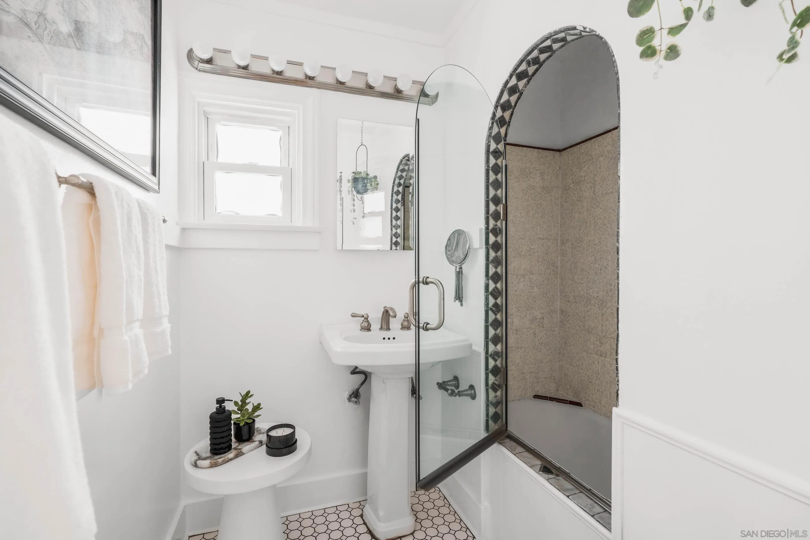 https://cdn.realtyfeed.com/cdn/127/250037165/2b6c02325245dbddeb425e9c32242316.webp