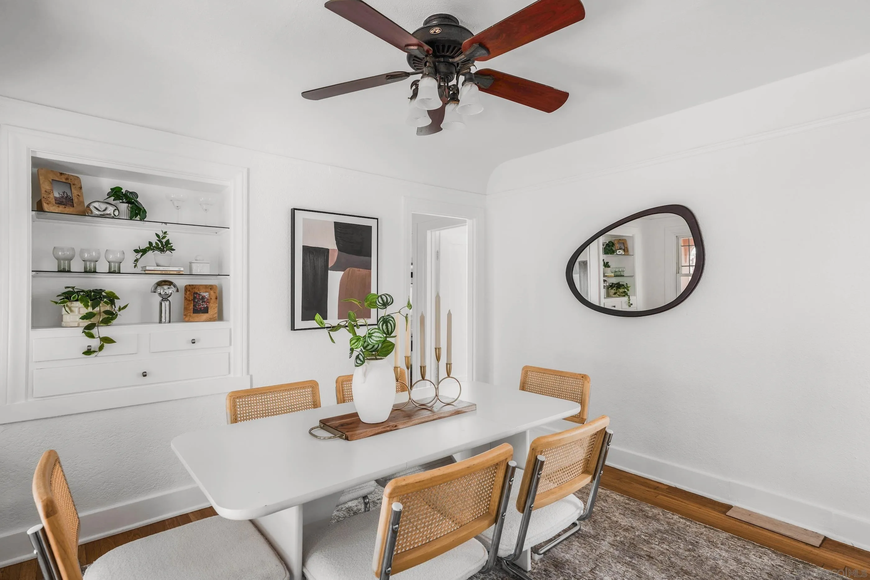https://cdn.realtyfeed.com/cdn/127/250037165/32f162aa4306ffed53e8121f23565ac4.webp