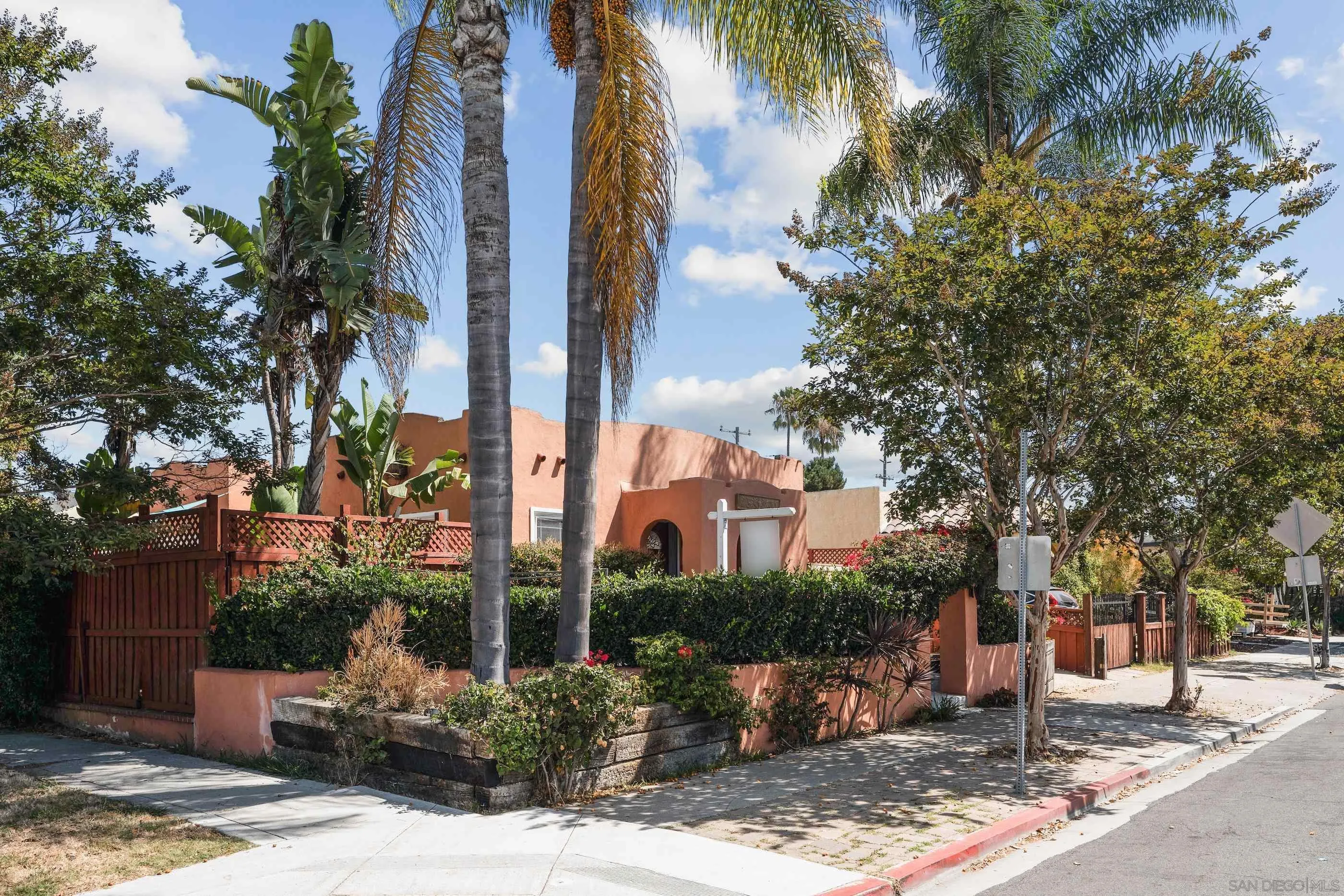 https://cdn.realtyfeed.com/cdn/127/250037165/844fa98641eb28c273e2313ea7895115.webp