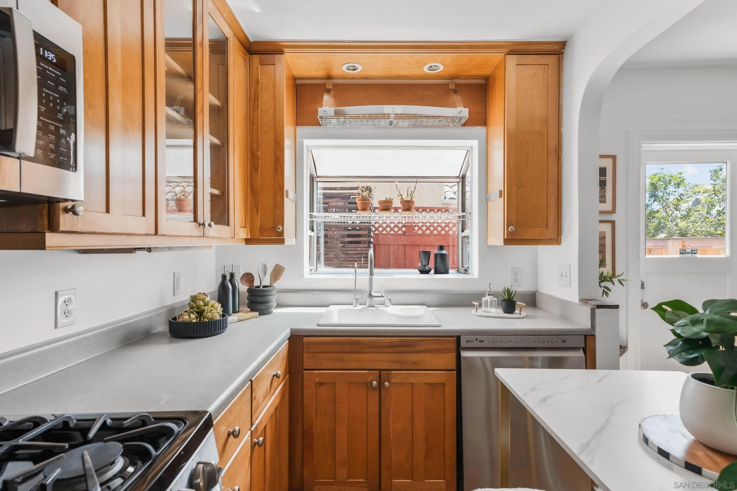 https://cdn.realtyfeed.com/cdn/127/250037165/e01a8495a0ad849a363c6c42e3a49b95.webp