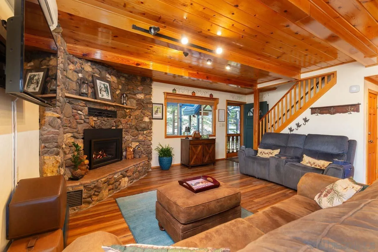 https://cdn.realtyfeed.com/cdn/127/250037169/1adfed157a875e9f7353b5ca87088915.webp