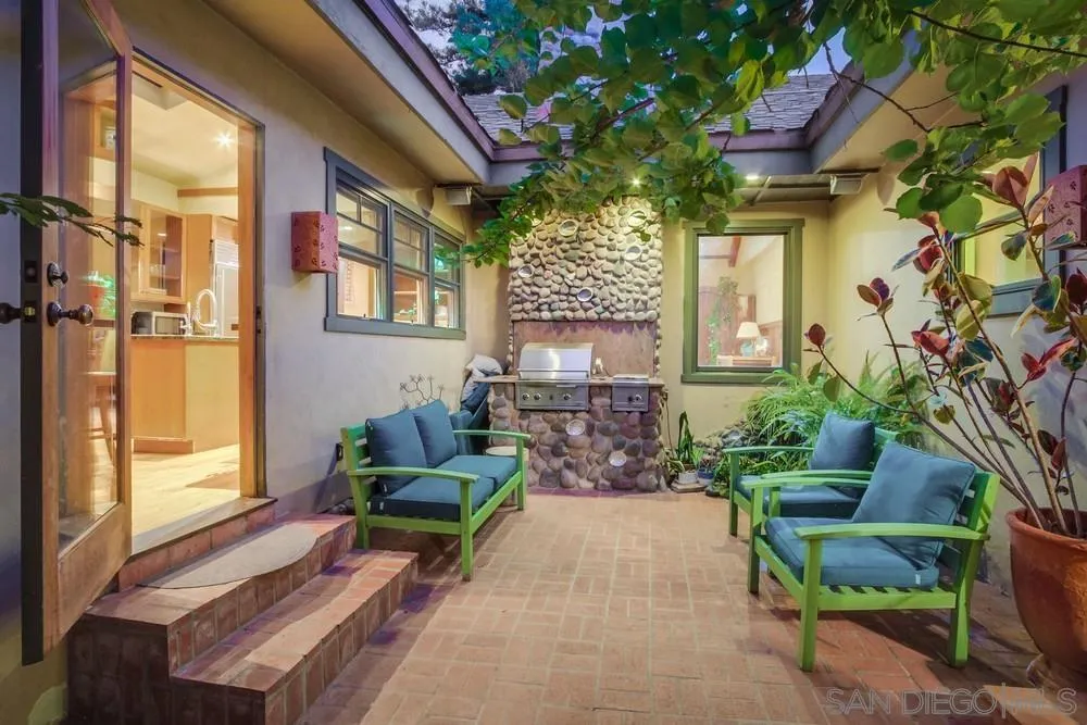 https://cdn.realtyfeed.com/cdn/127/250037170/2365cbd1f37be62e0b716a089e10ed78.webp