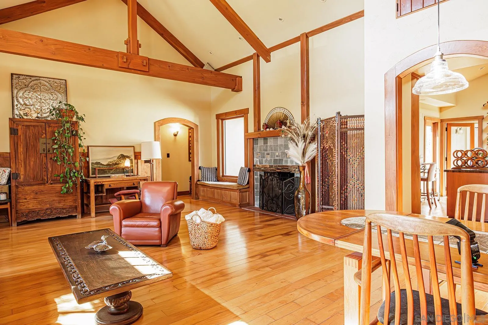 https://cdn.realtyfeed.com/cdn/127/250037170/6044fce0a91bea293d12bf85233d56a2.webp