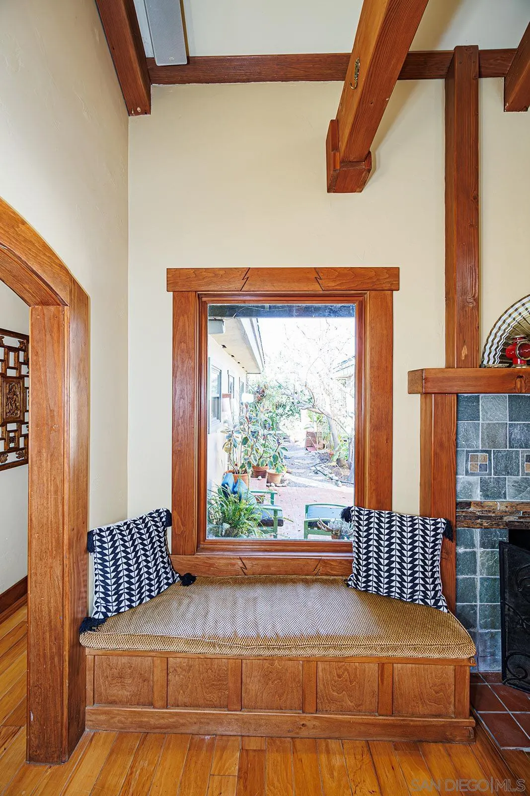 https://cdn.realtyfeed.com/cdn/127/250037170/7a18fec38be0af1c1ced5caa8de009e9.webp