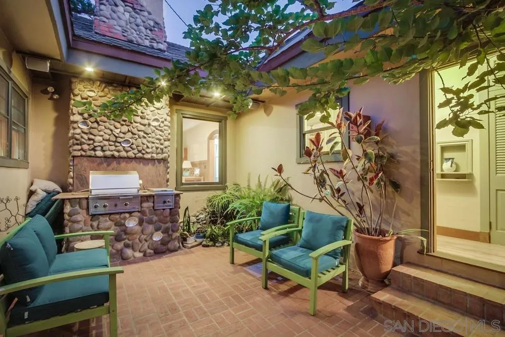 https://cdn.realtyfeed.com/cdn/127/250037170/c1010e9bbdc1b436de031756ca35c018.webp