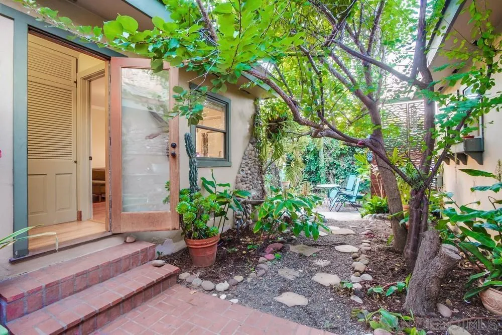 https://cdn.realtyfeed.com/cdn/127/250037170/e407438a0718b2d79aba522e7eded6d8.webp