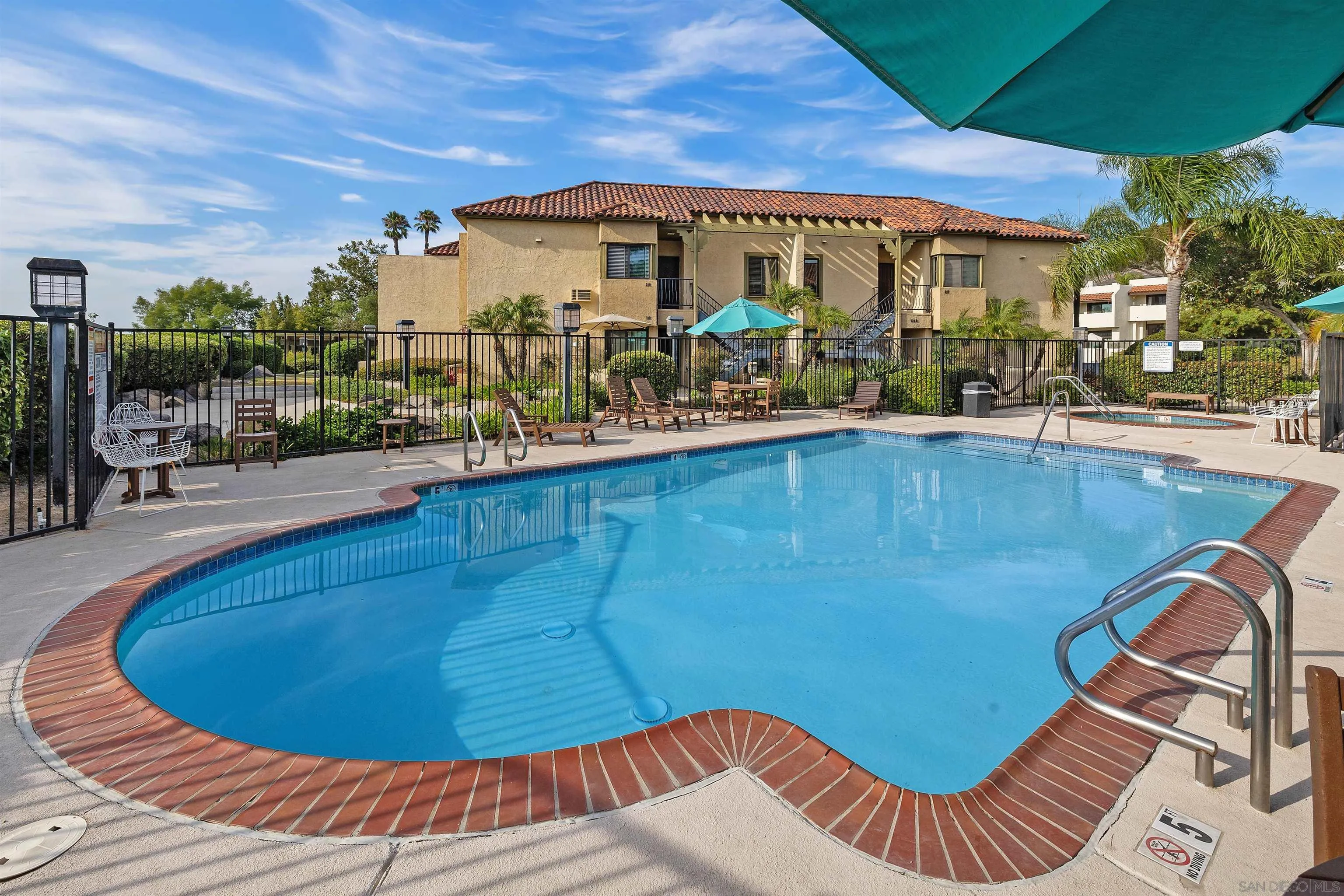 https://cdn.realtyfeed.com/cdn/127/250037171/4d9247385db4595afcaab1f4153409d7.webp