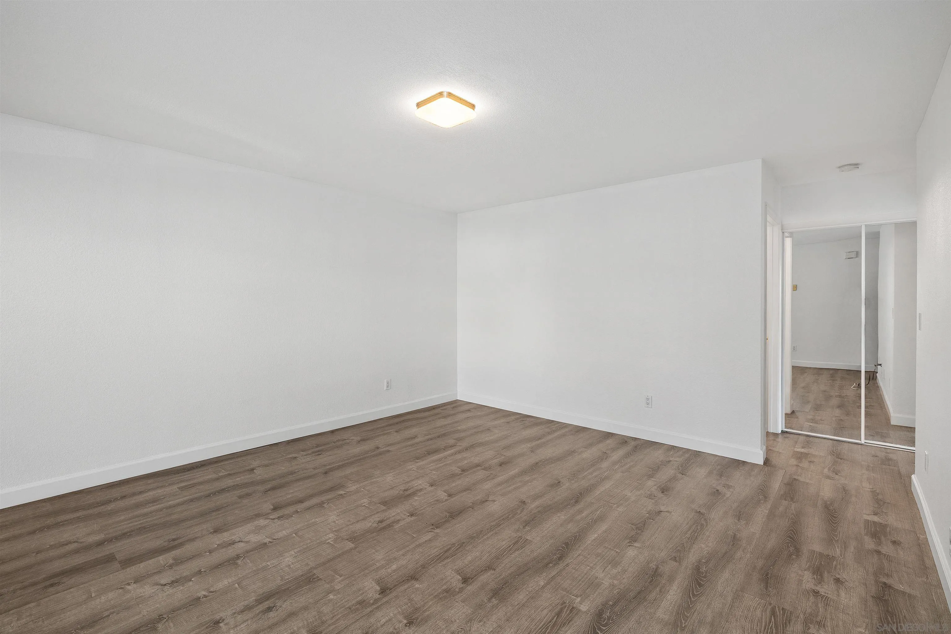 https://cdn.realtyfeed.com/cdn/127/250037171/77f94294af24d7c918d70c9afb3e197b.webp