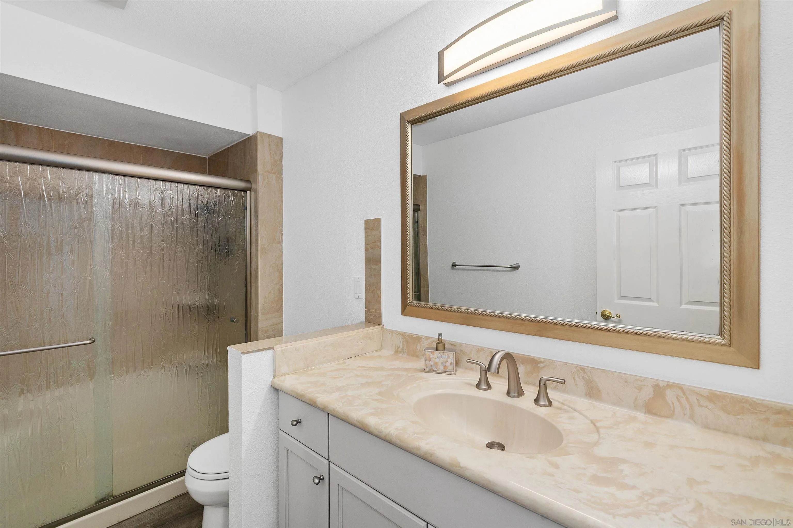 https://cdn.realtyfeed.com/cdn/127/250037171/79716f40113c58a6ebf42d8e3cf44382.webp