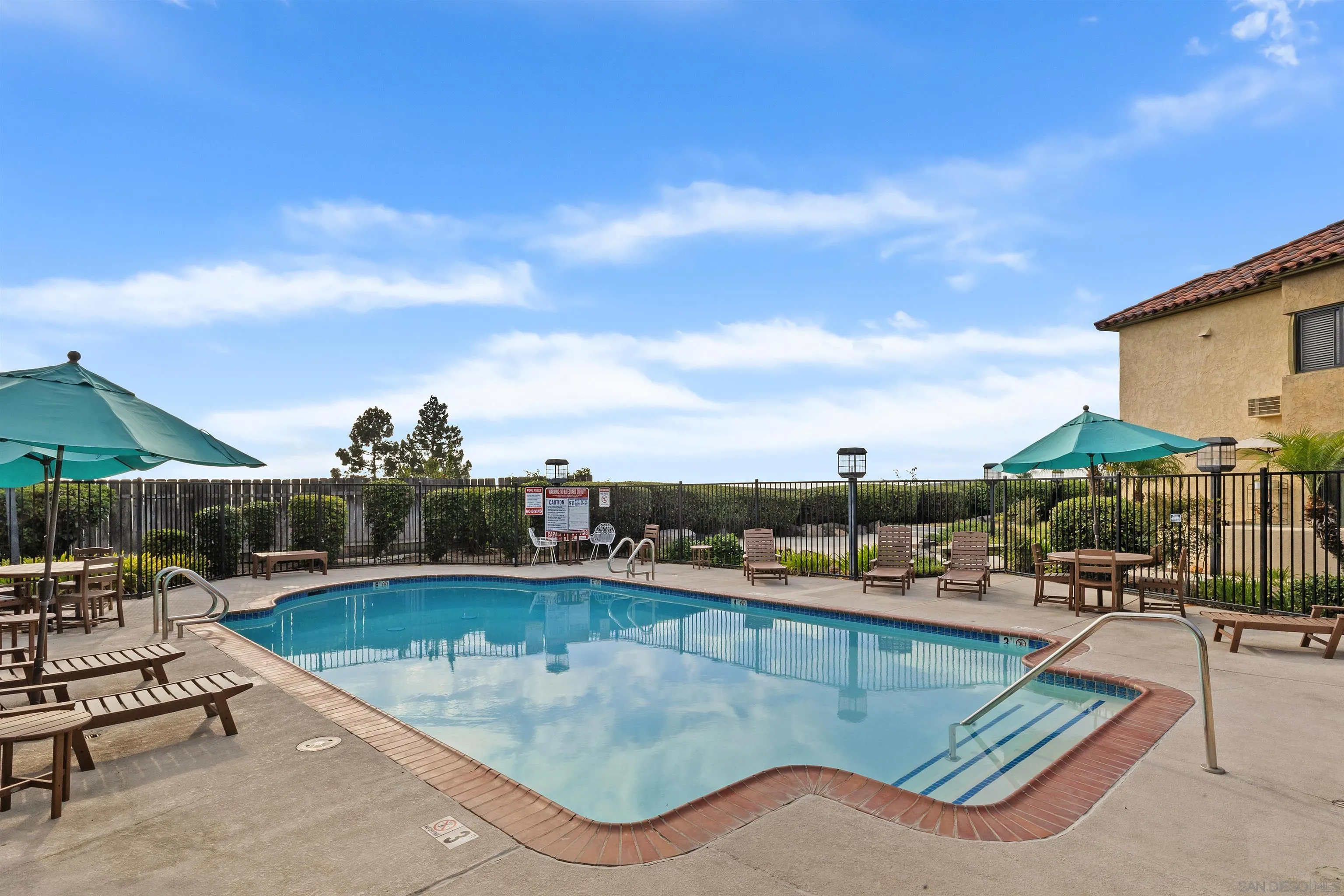 https://cdn.realtyfeed.com/cdn/127/250037171/ab045b24a5e9ca0ed63d01bcc4b057b7.webp