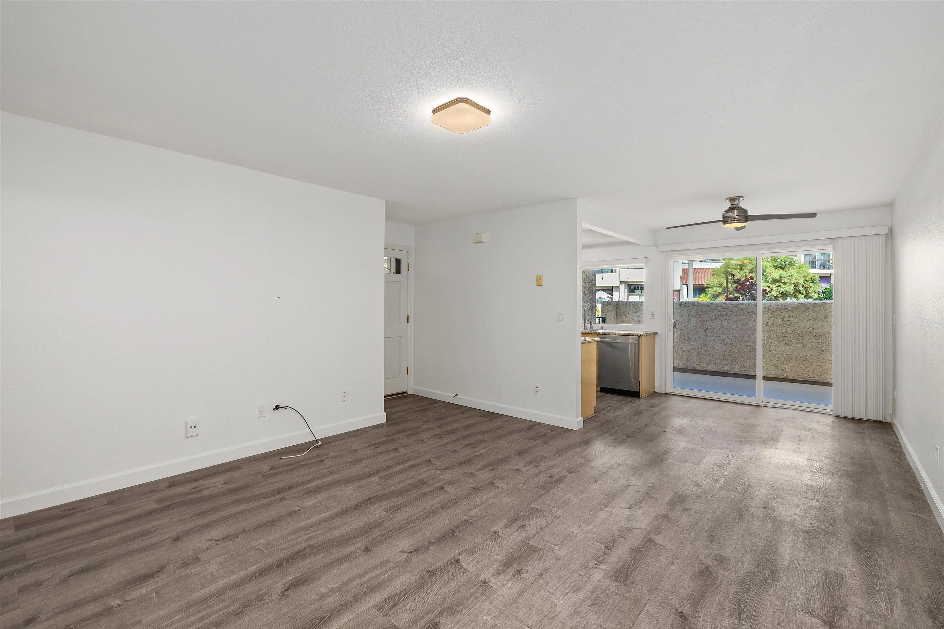 https://cdn.realtyfeed.com/cdn/127/250037171/dc1340213639563ba368b81624a213c2.webp