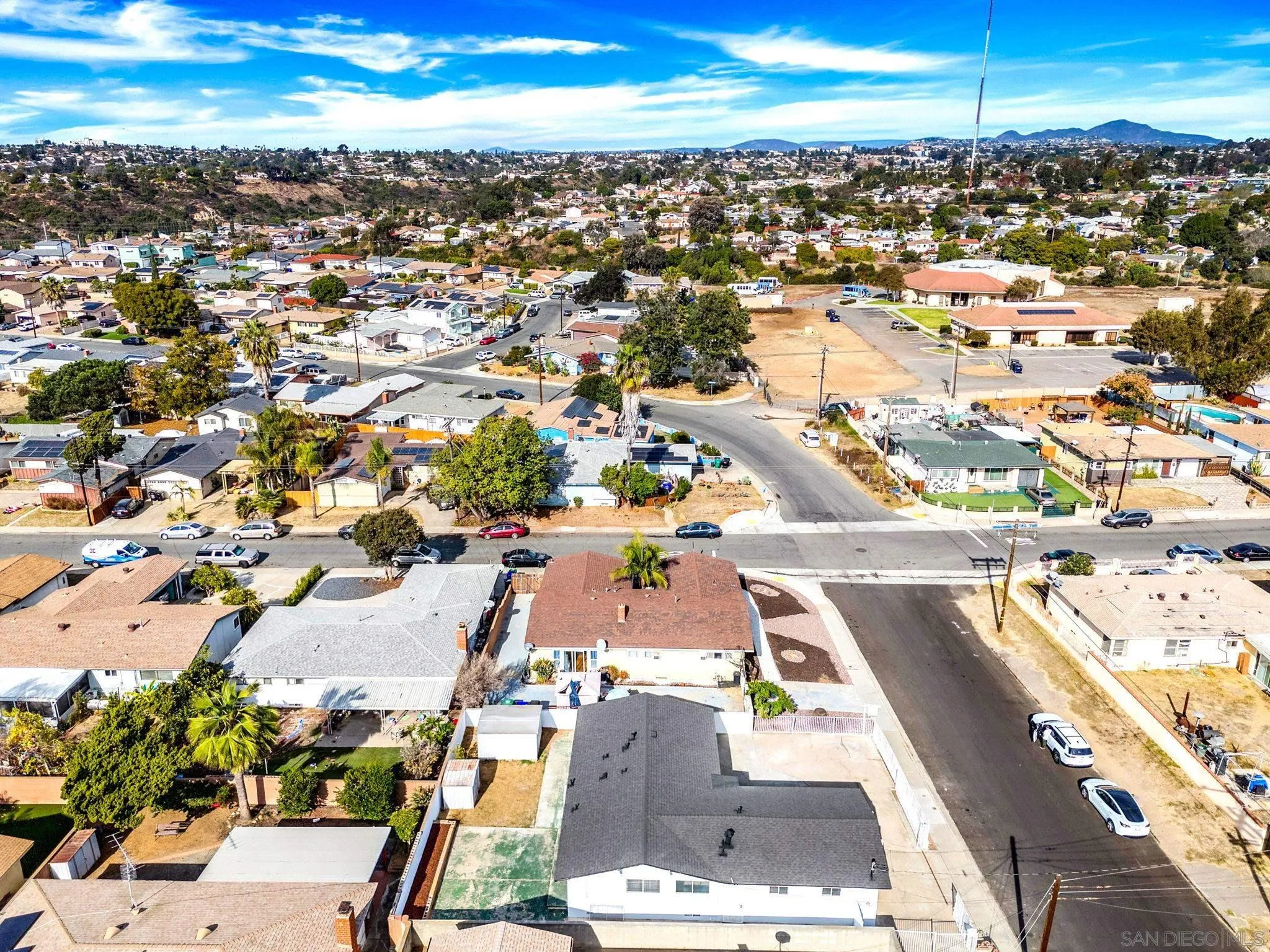 https://cdn.realtyfeed.com/cdn/127/250037172/3e11f7d6ee0a319aa916f146e75e558c.webp