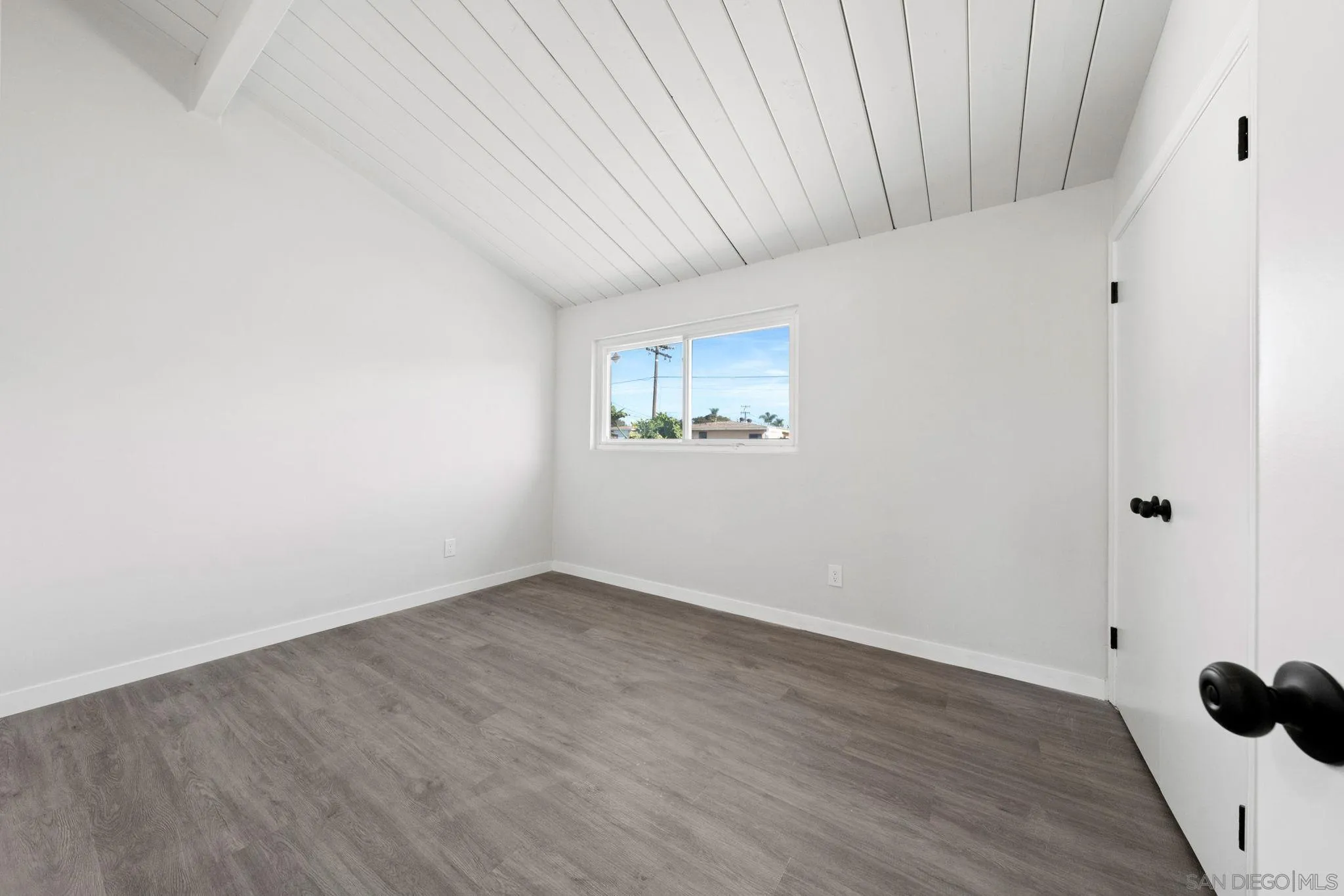 https://cdn.realtyfeed.com/cdn/127/250037172/50f43eef8f5637523e35f7abb863092f.webp
