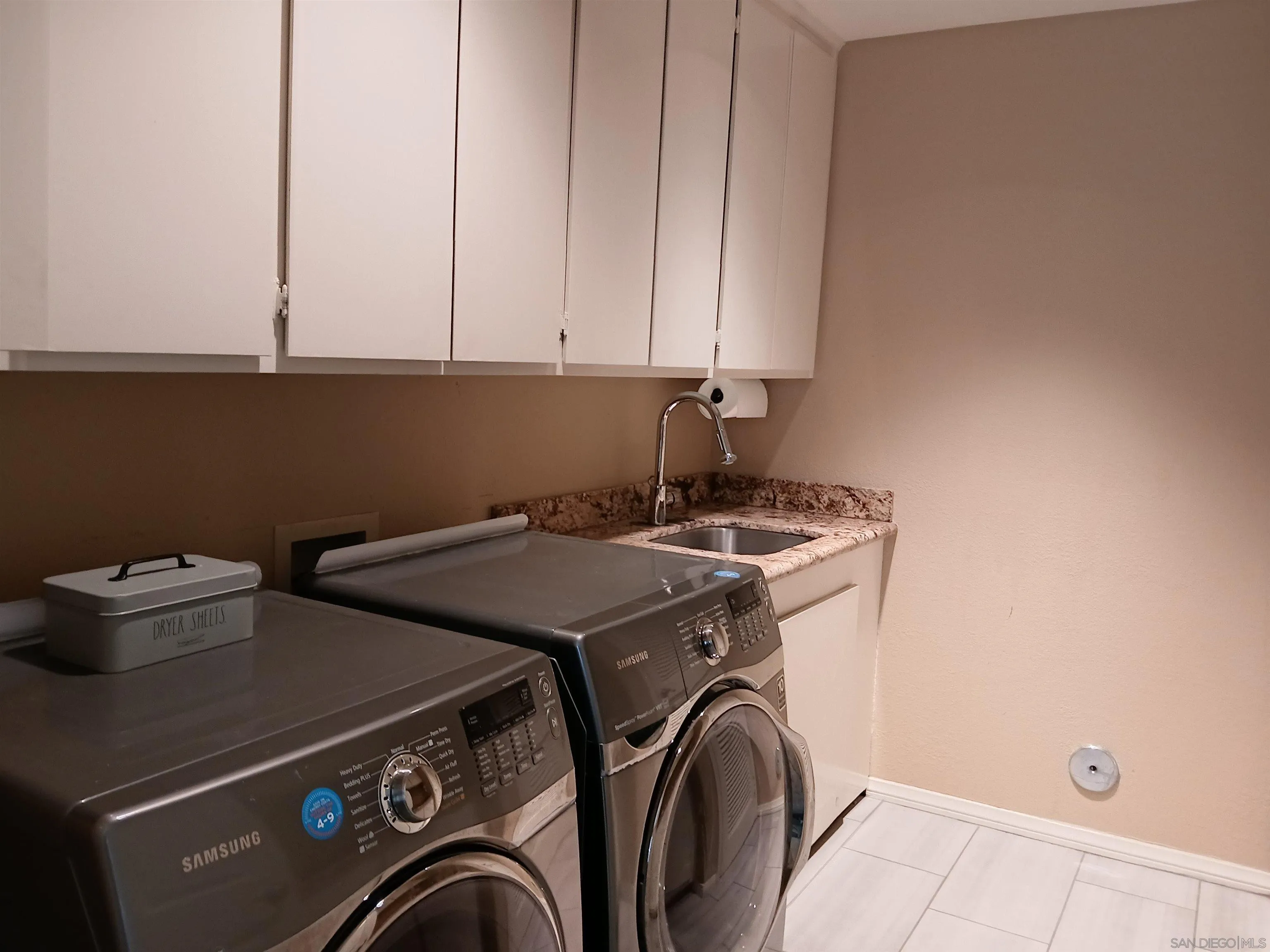 https://cdn.realtyfeed.com/cdn/127/250037174/f8f5fa0cc9be971e705e5215f006a864.webp