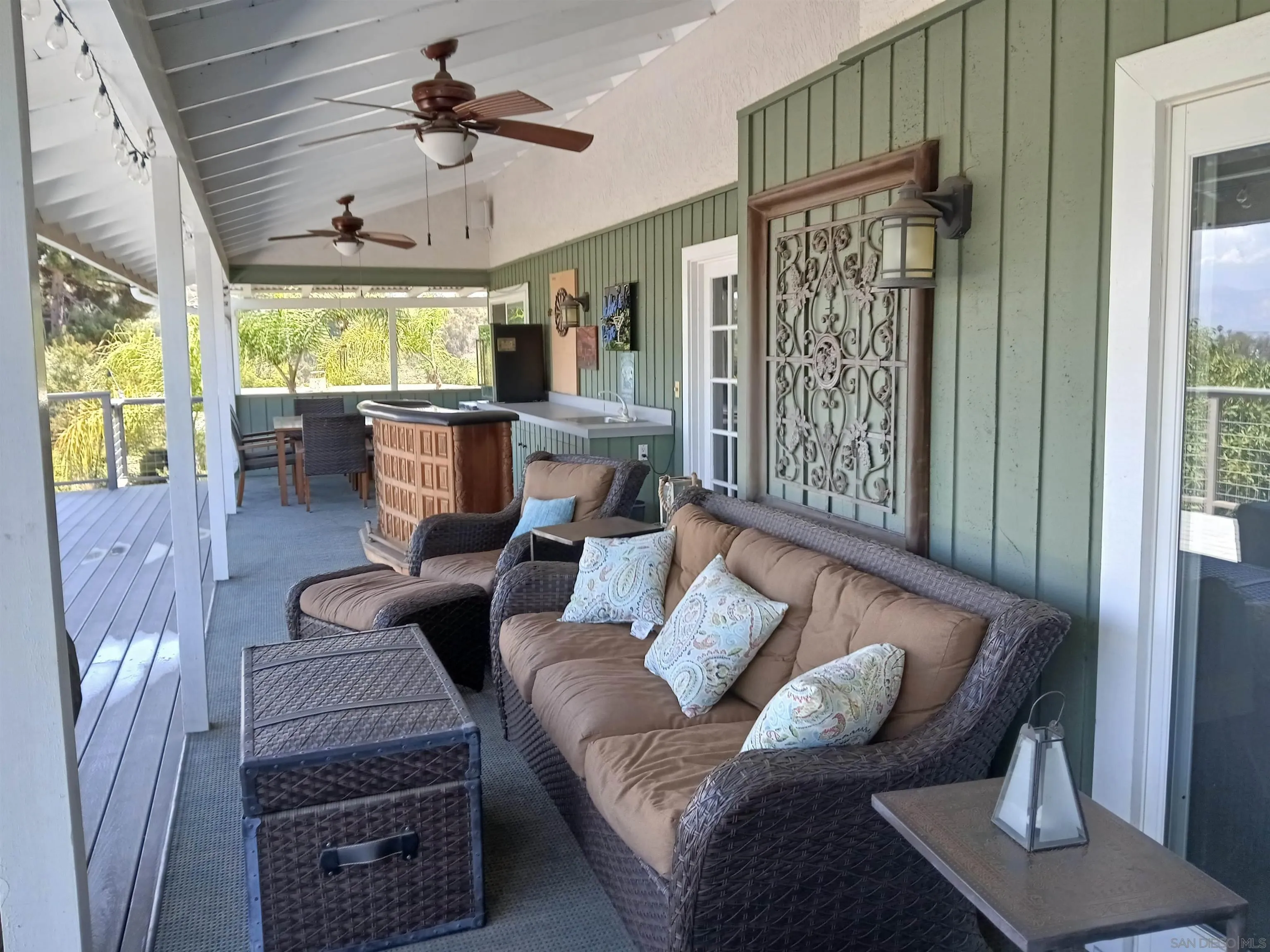 https://cdn.realtyfeed.com/cdn/127/250037174/ffc48b27ad471289bf95efeb46fa9555.webp