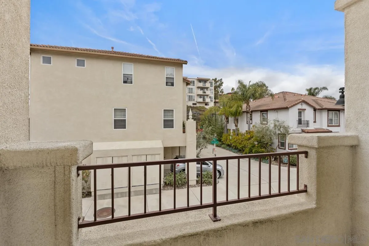 https://cdn.realtyfeed.com/cdn/127/250037175/2213497301b8eab30a0034884e3da5b4.webp