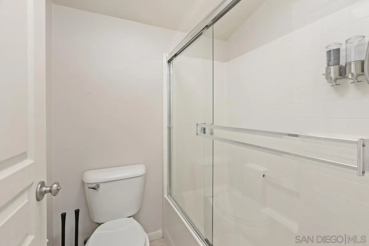 https://cdn.realtyfeed.com/cdn/127/250037175/5cf8ebedd938dd39dc02144f6f68816a.webp