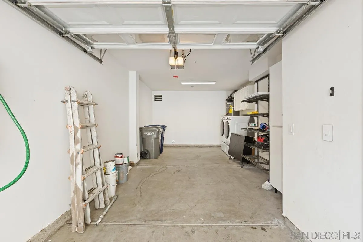https://cdn.realtyfeed.com/cdn/127/250037175/8b395ce7a8a42ddbafb088312fccaa35.webp