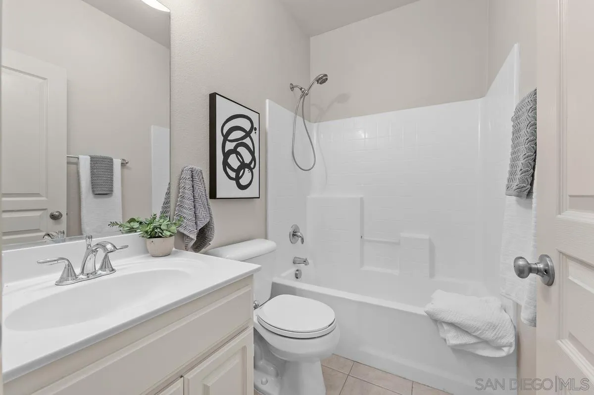 https://cdn.realtyfeed.com/cdn/127/250037175/d61d5f32e685a34b085bba363e0c6a54.webp