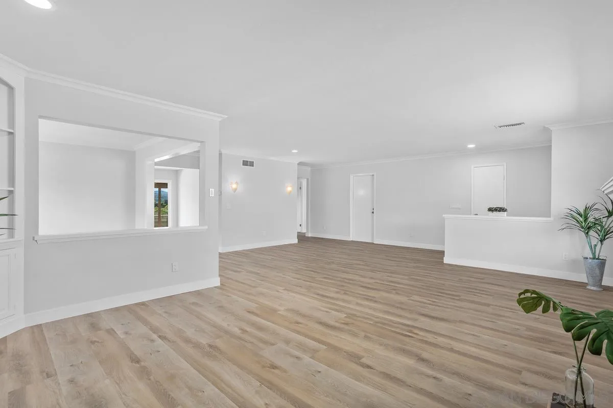 https://cdn.realtyfeed.com/cdn/127/250037182/0d7175dd1687bcc4937c9314753e4b1a.webp