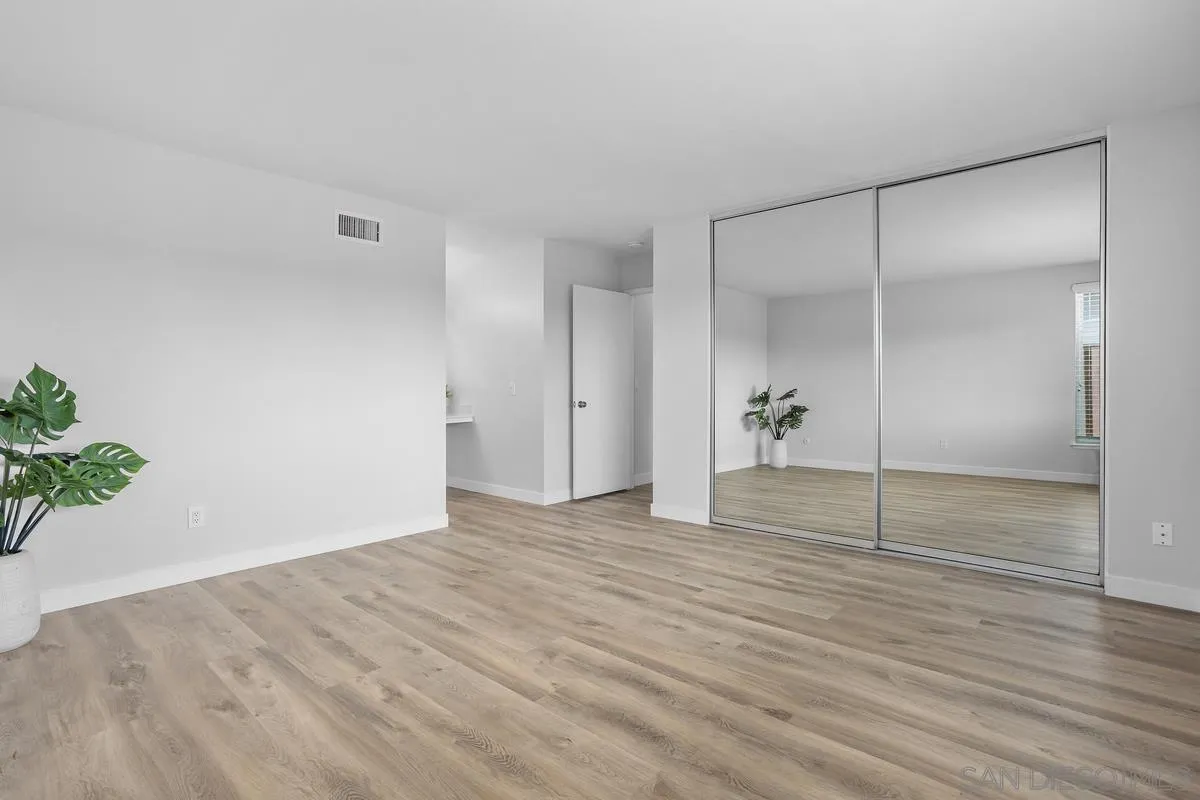 https://cdn.realtyfeed.com/cdn/127/250037182/1d043e22ec4d4d958e0e7b2d27c5048f.webp
