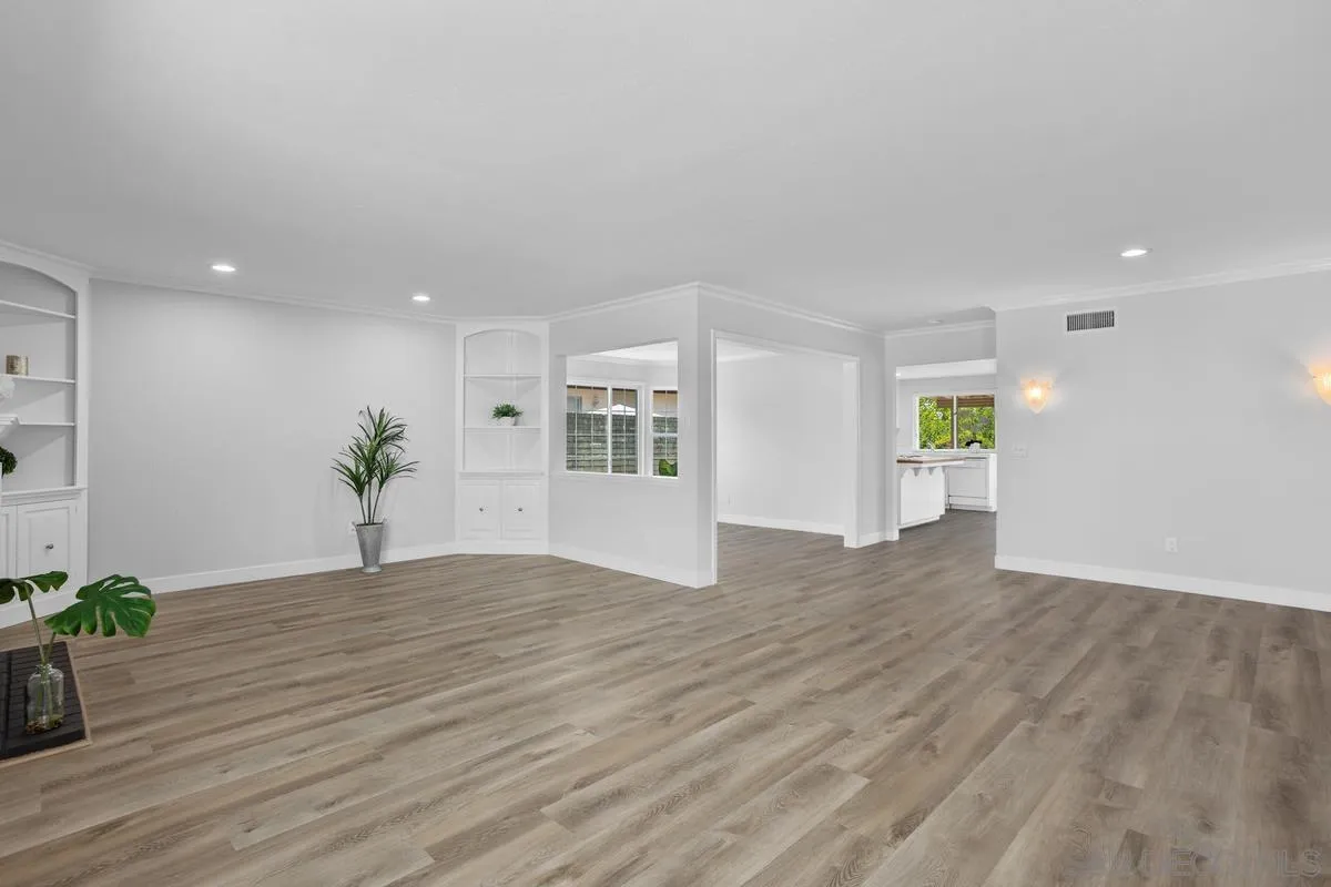 https://cdn.realtyfeed.com/cdn/127/250037182/256ca5d8fde0ef7315c65824fcb44e7c.webp