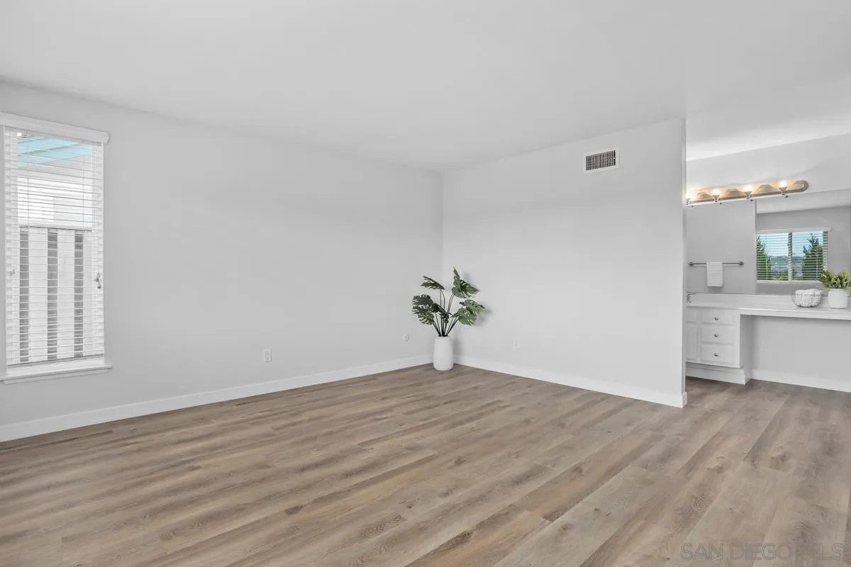 https://cdn.realtyfeed.com/cdn/127/250037182/764d5f0ae4b4d0004e1227df179d3d60.webp