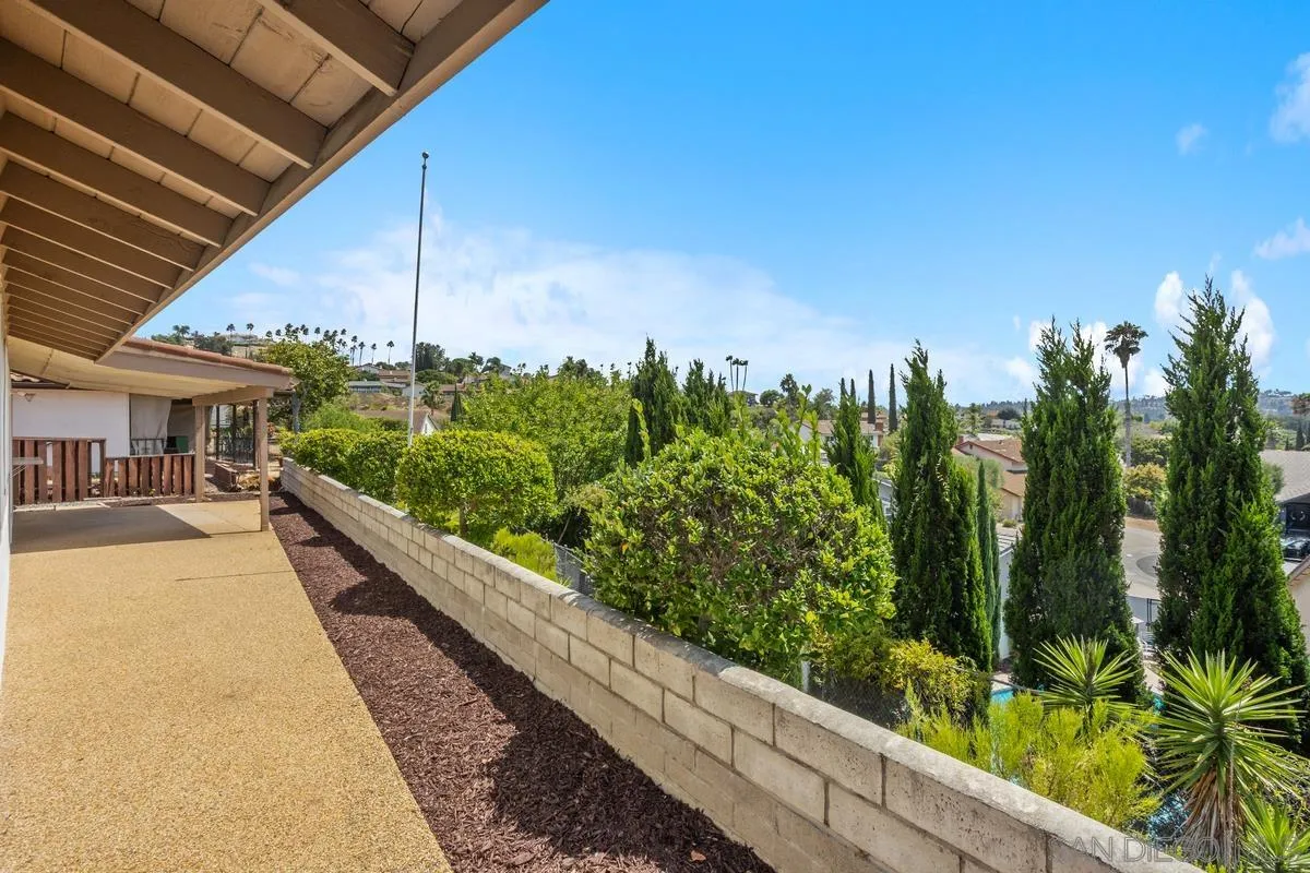 https://cdn.realtyfeed.com/cdn/127/250037182/8396957f76d26313c23c60ab0710d883.webp