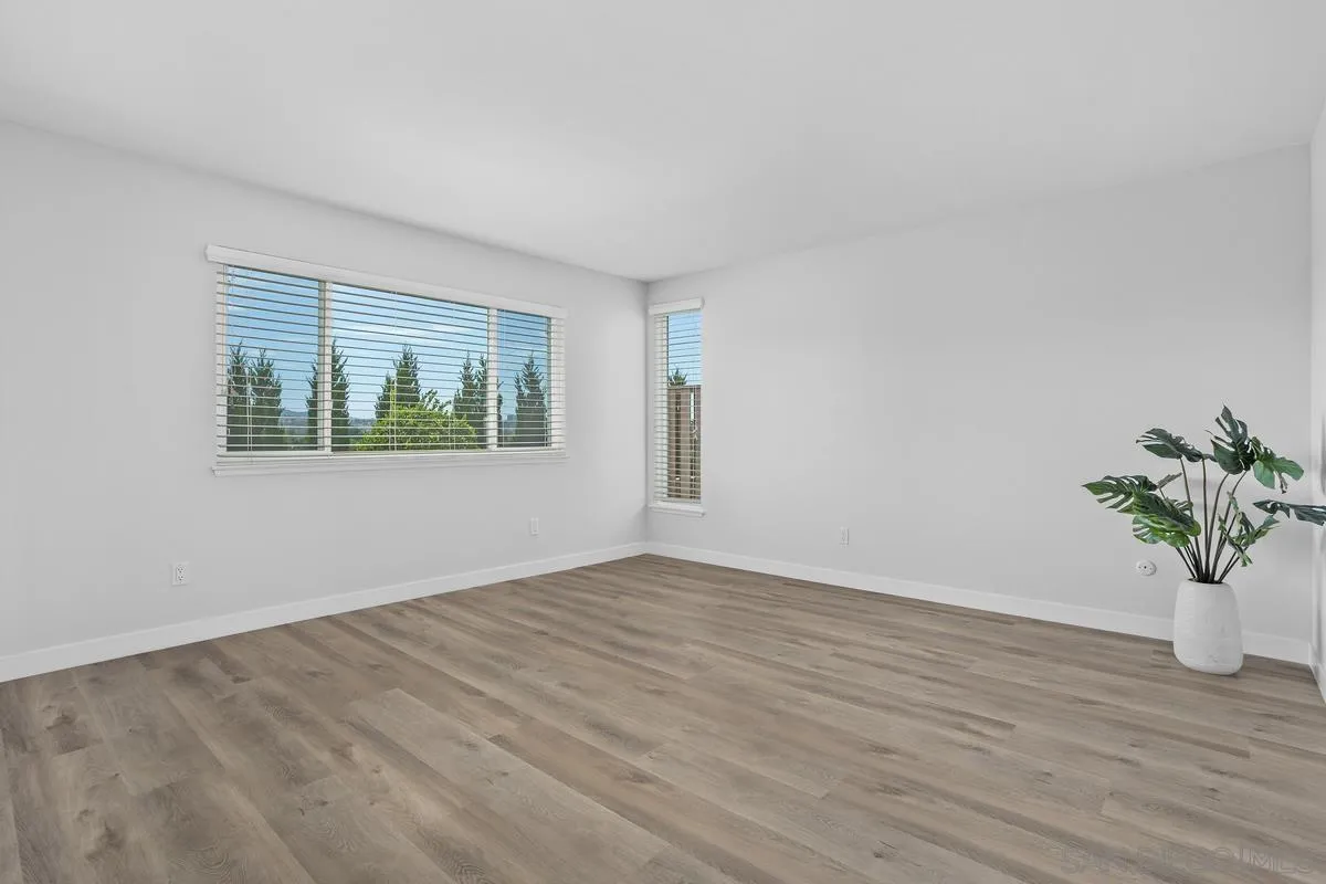 https://cdn.realtyfeed.com/cdn/127/250037182/bab7d82bda613f94252600eb636902f1.webp