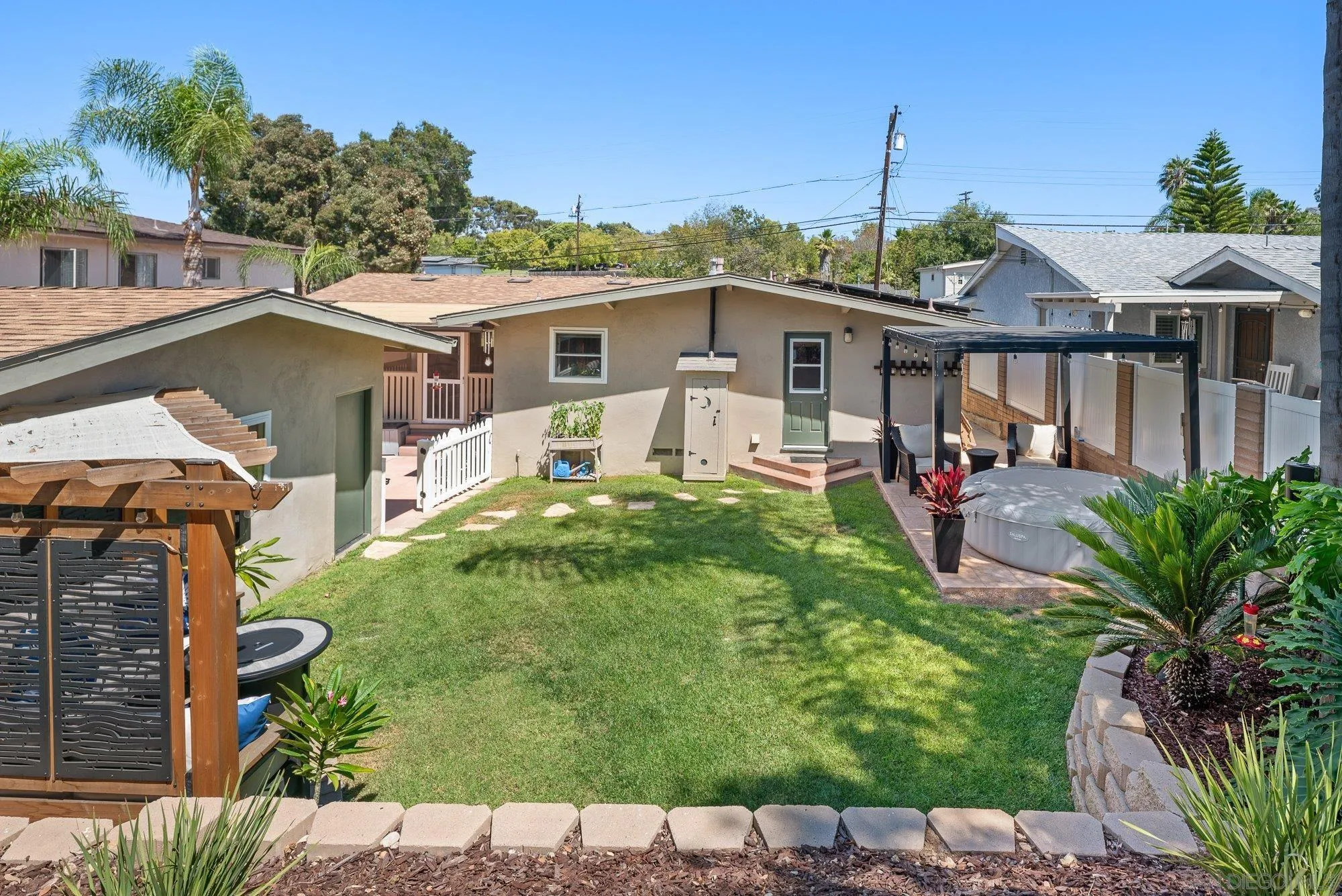 https://cdn.realtyfeed.com/cdn/127/250037184/08ab3e0fe2b43f57da1d6096d46c0e20.webp