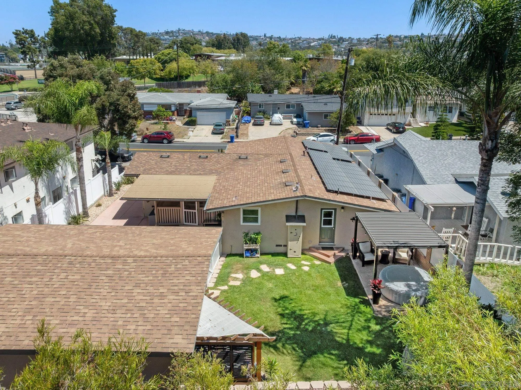 https://cdn.realtyfeed.com/cdn/127/250037184/4d7944c4c94f7f6963d5d0e9c92de52f.webp