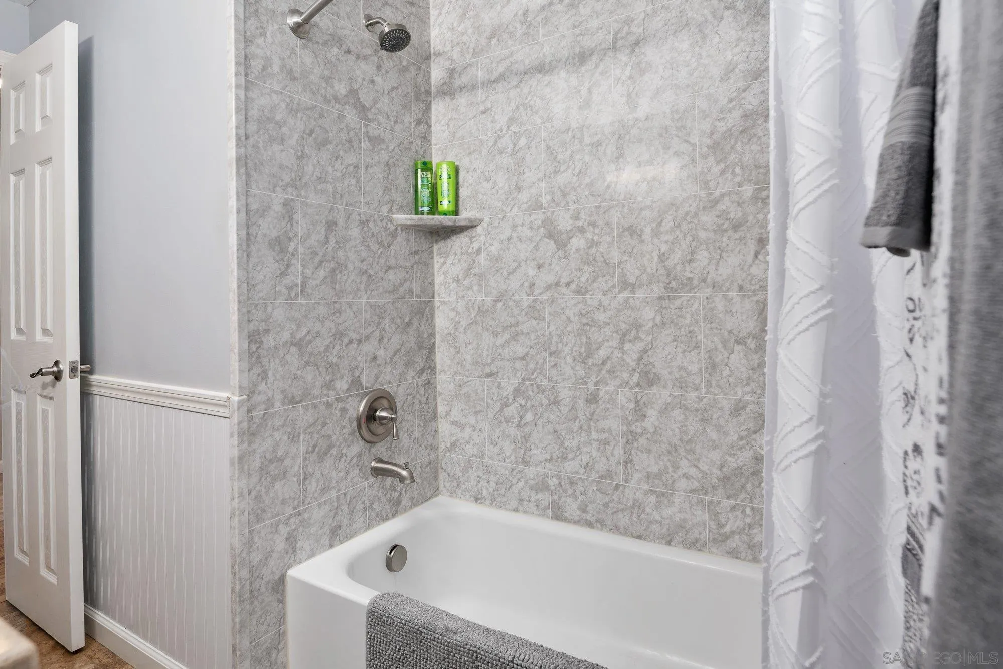 https://cdn.realtyfeed.com/cdn/127/250037184/58dbb54d82a80238ccb5ce4fa2fd7e12.webp