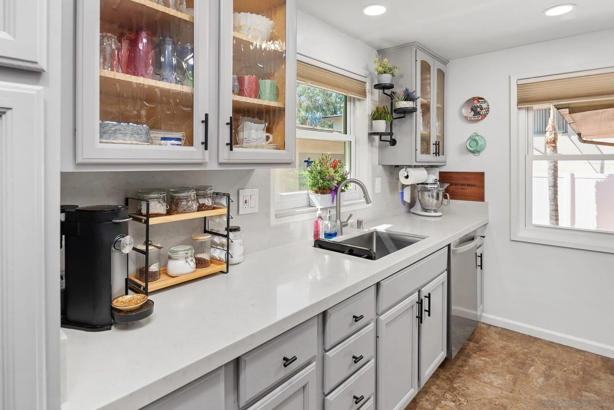 https://cdn.realtyfeed.com/cdn/127/250037184/58ee226e23e2dd368f3dbb7d34fef552.webp