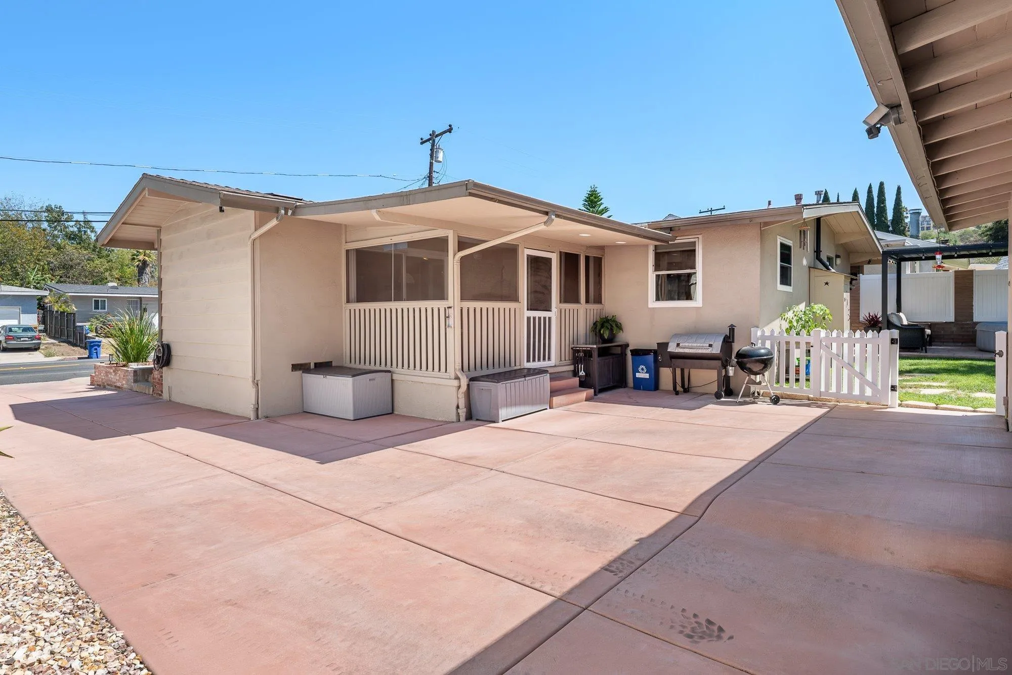 https://cdn.realtyfeed.com/cdn/127/250037184/6623fa87061e01f89d374d30d312a2d1.webp